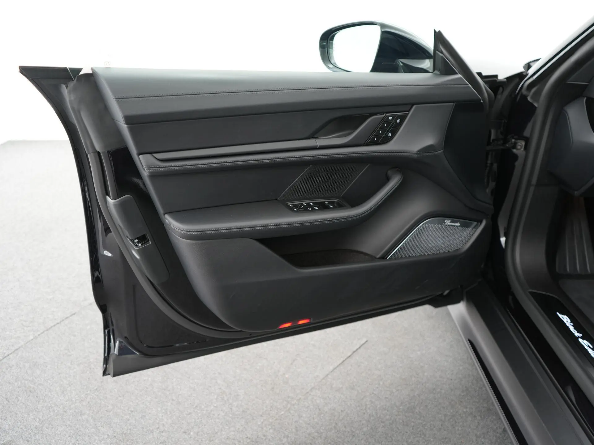 Taycan 4 Black Edition 105 kWh