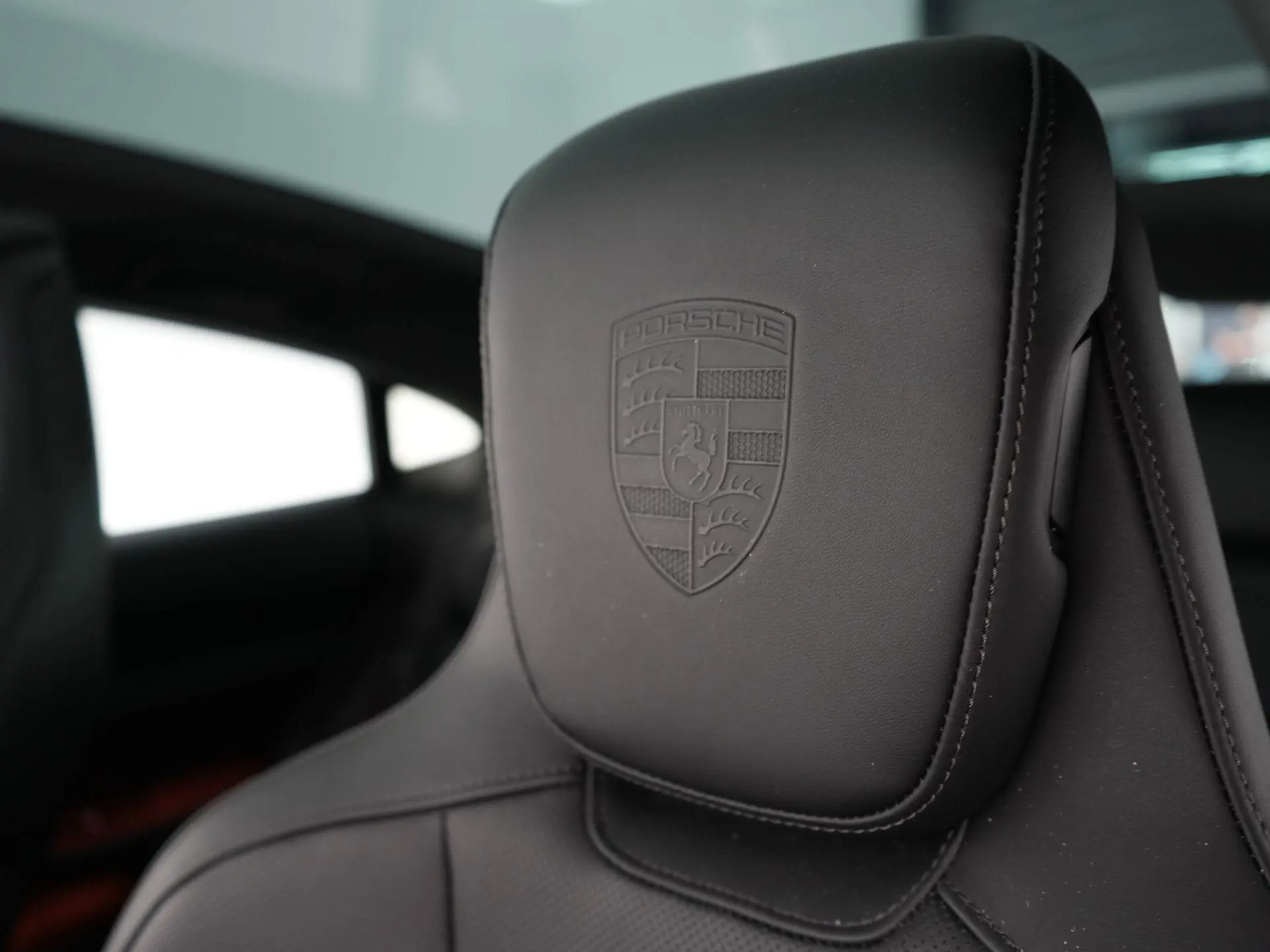 Taycan 4 Black Edition 105 kWh