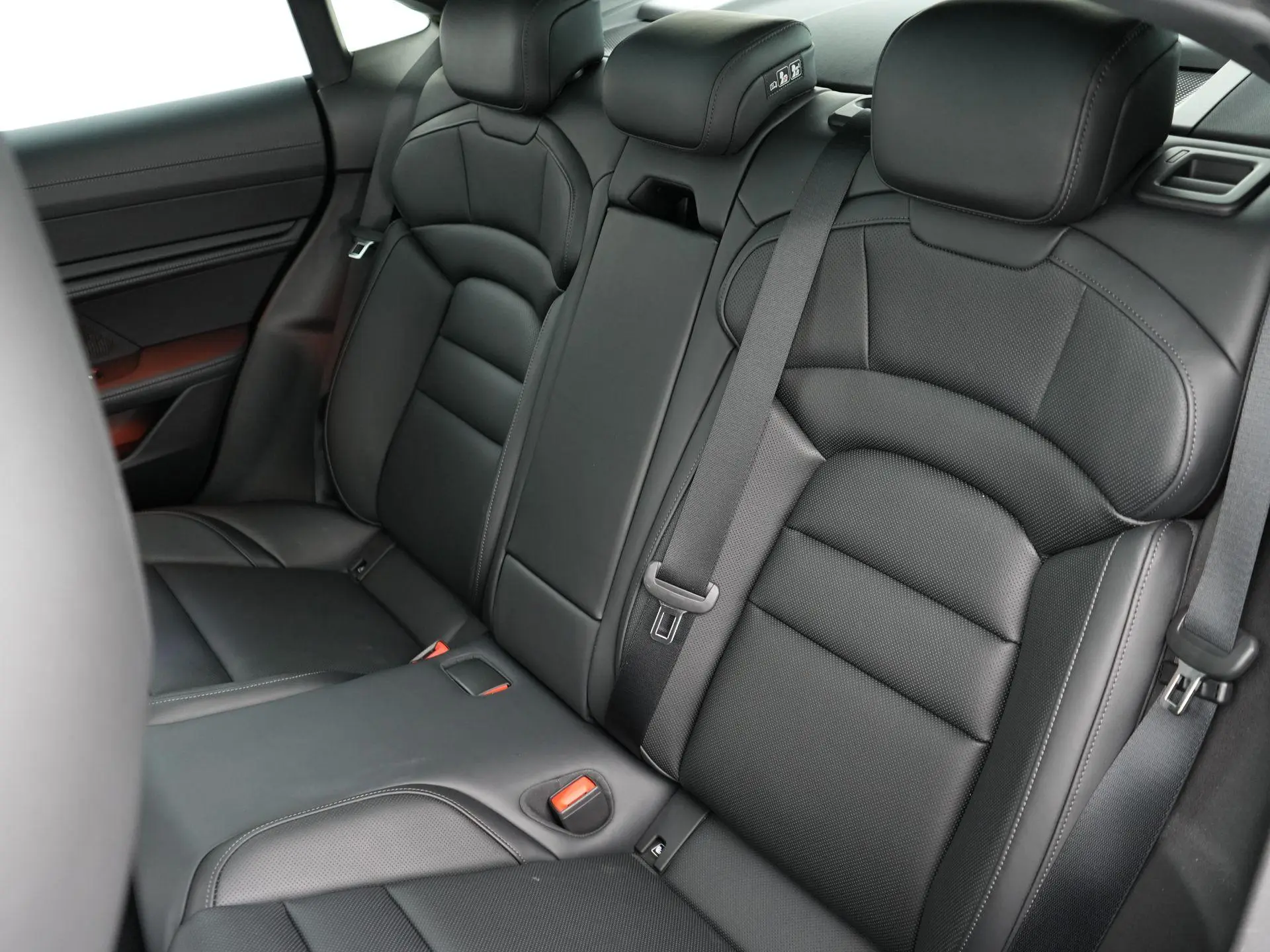Taycan 4 Black Edition 105 kWh