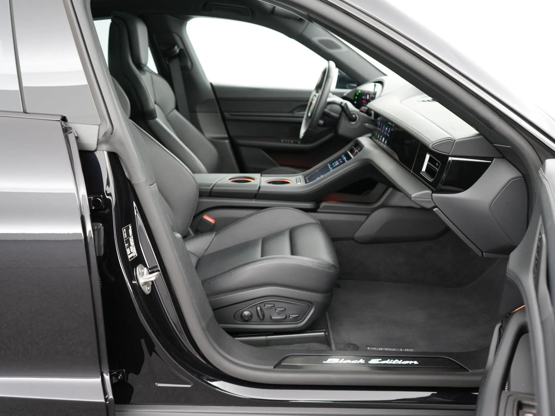 Taycan 4 Black Edition 105 kWh