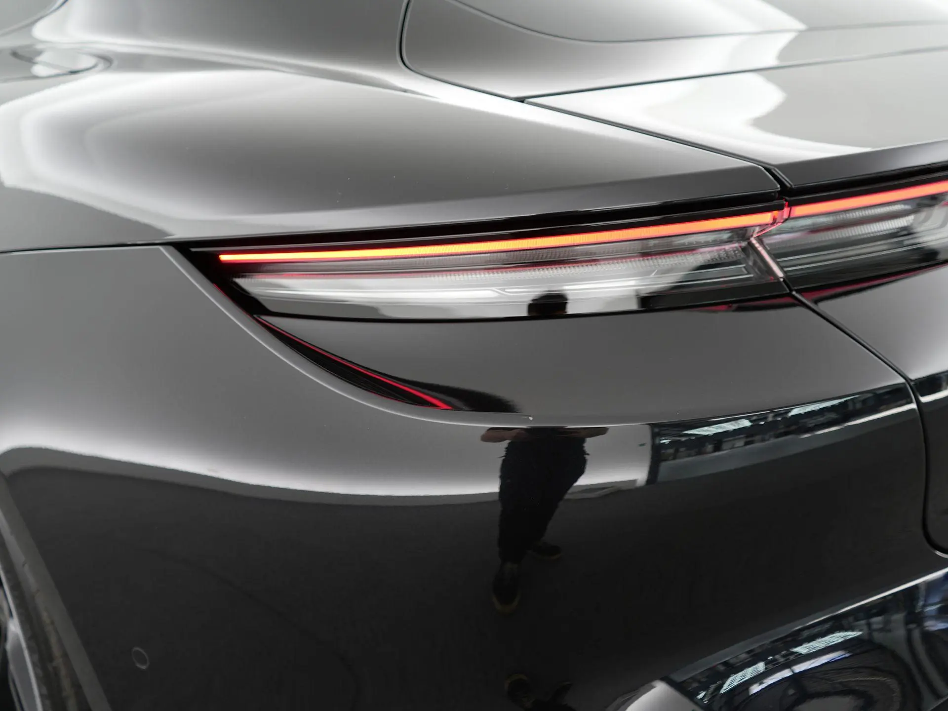 Taycan 4 Black Edition 105 kWh