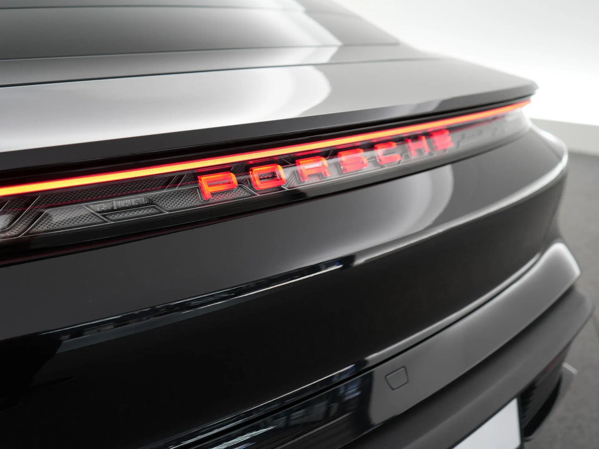 Taycan 4 Black Edition 105 kWh