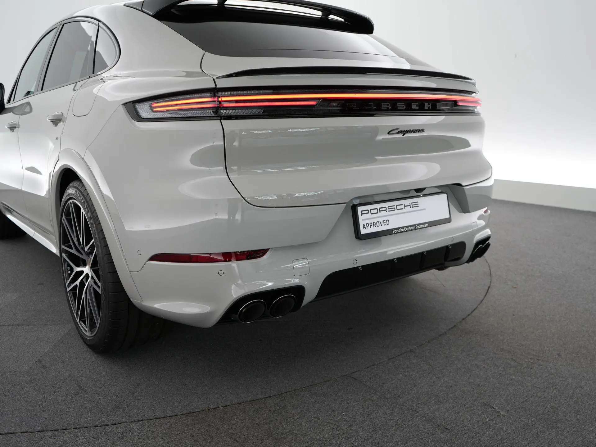Cayenne Coupé 3.0 E-Hybrid Black Edition