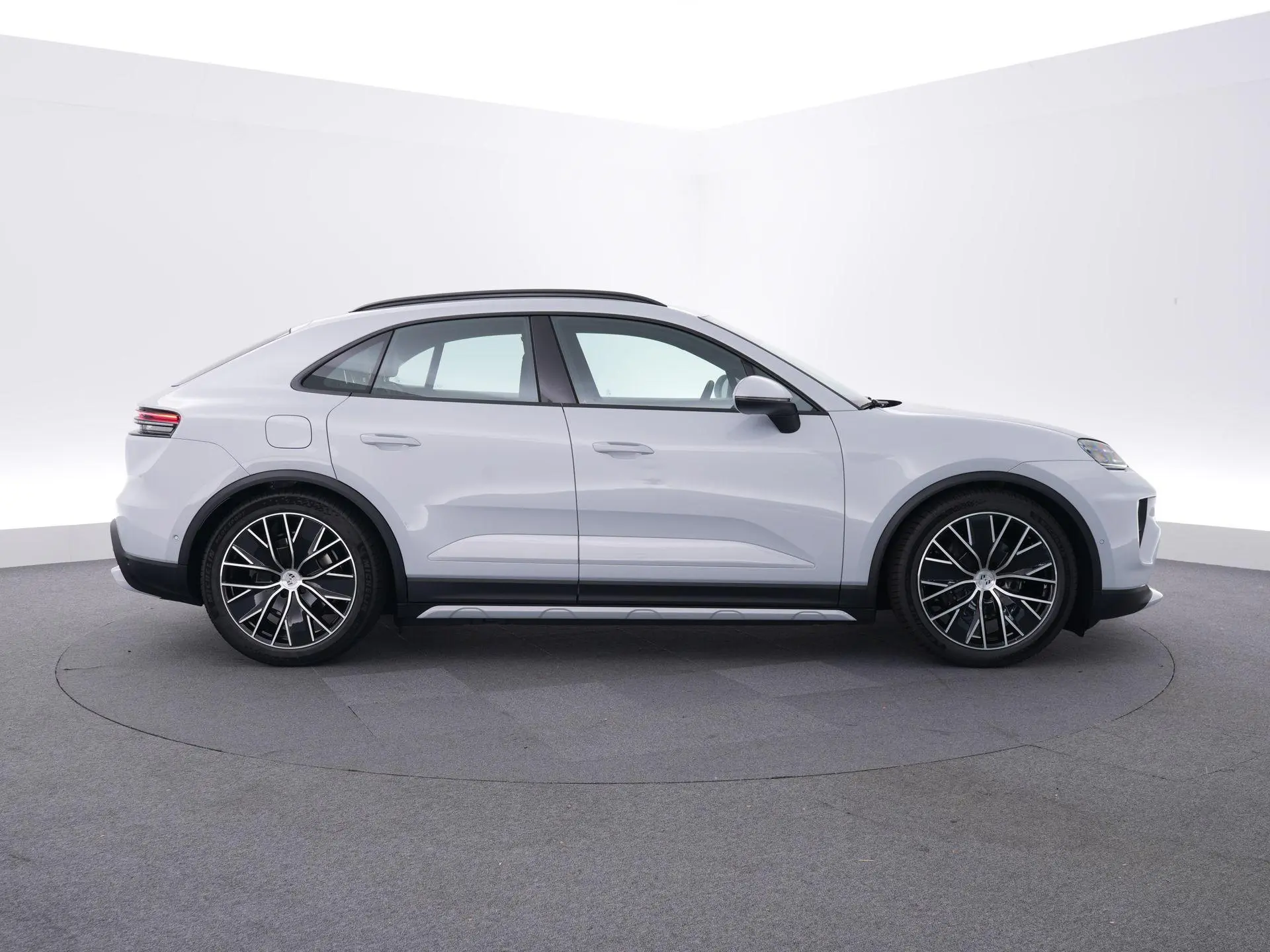 Macan 4 100 kWh