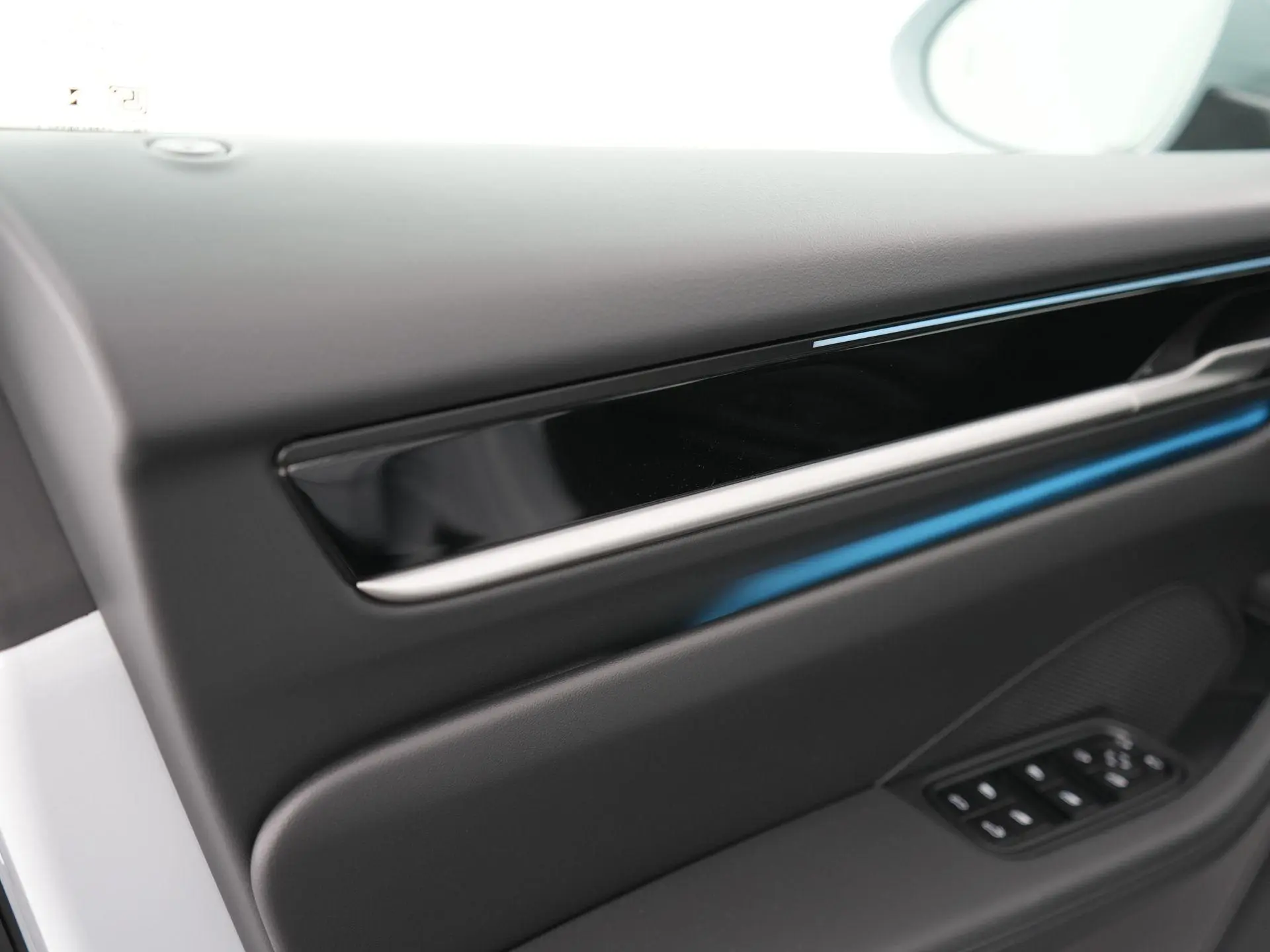 Macan 4 100 kWh