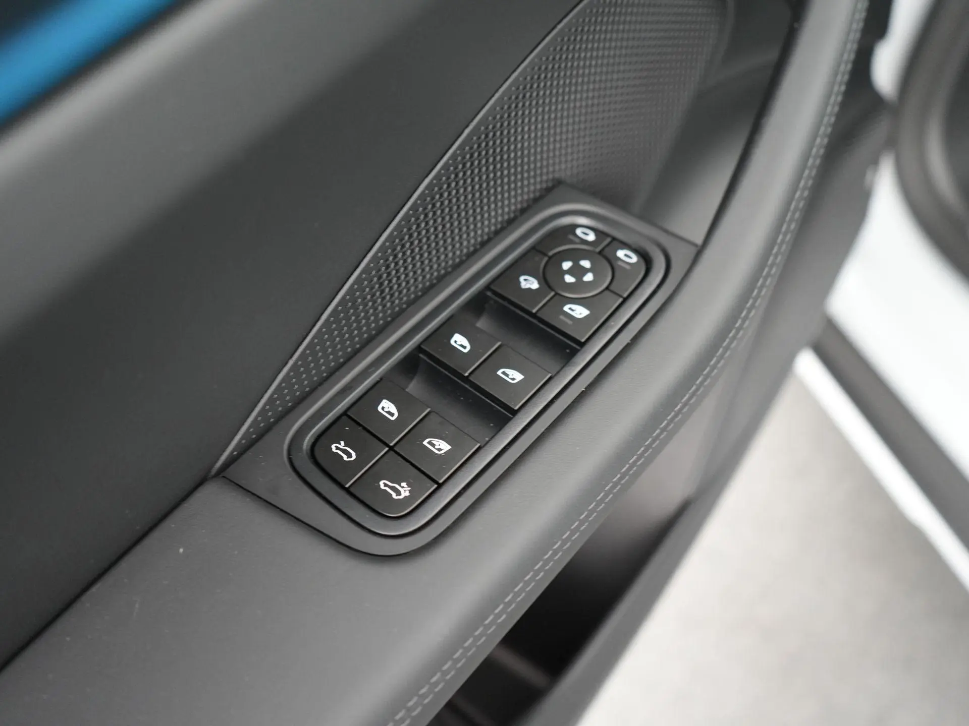 Macan 4 100 kWh