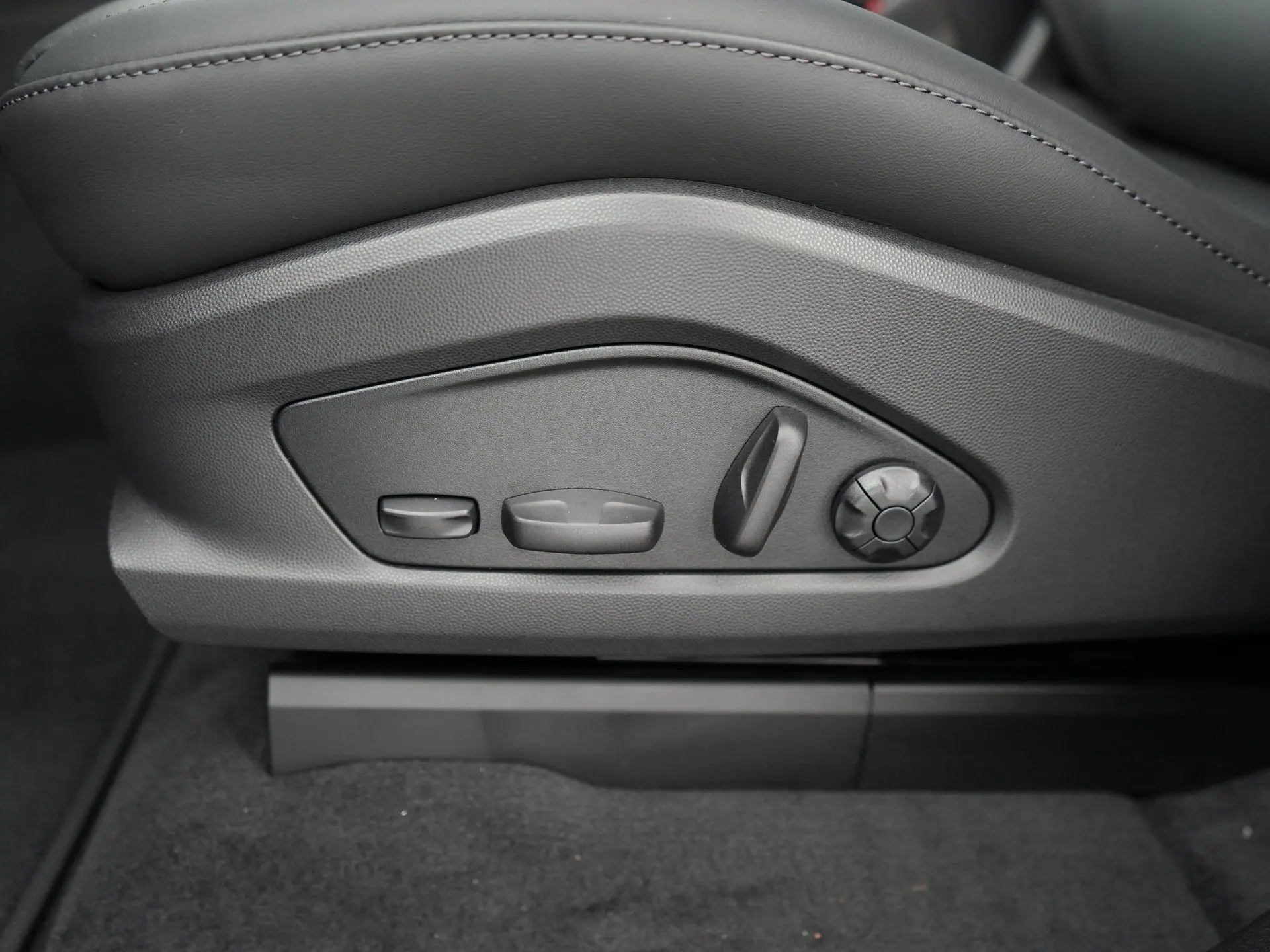 Macan 4 100 kWh