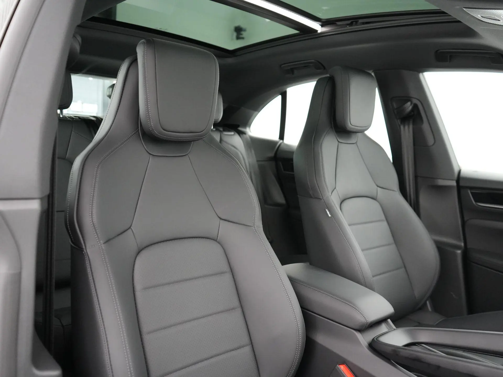 Macan 4 100 kWh