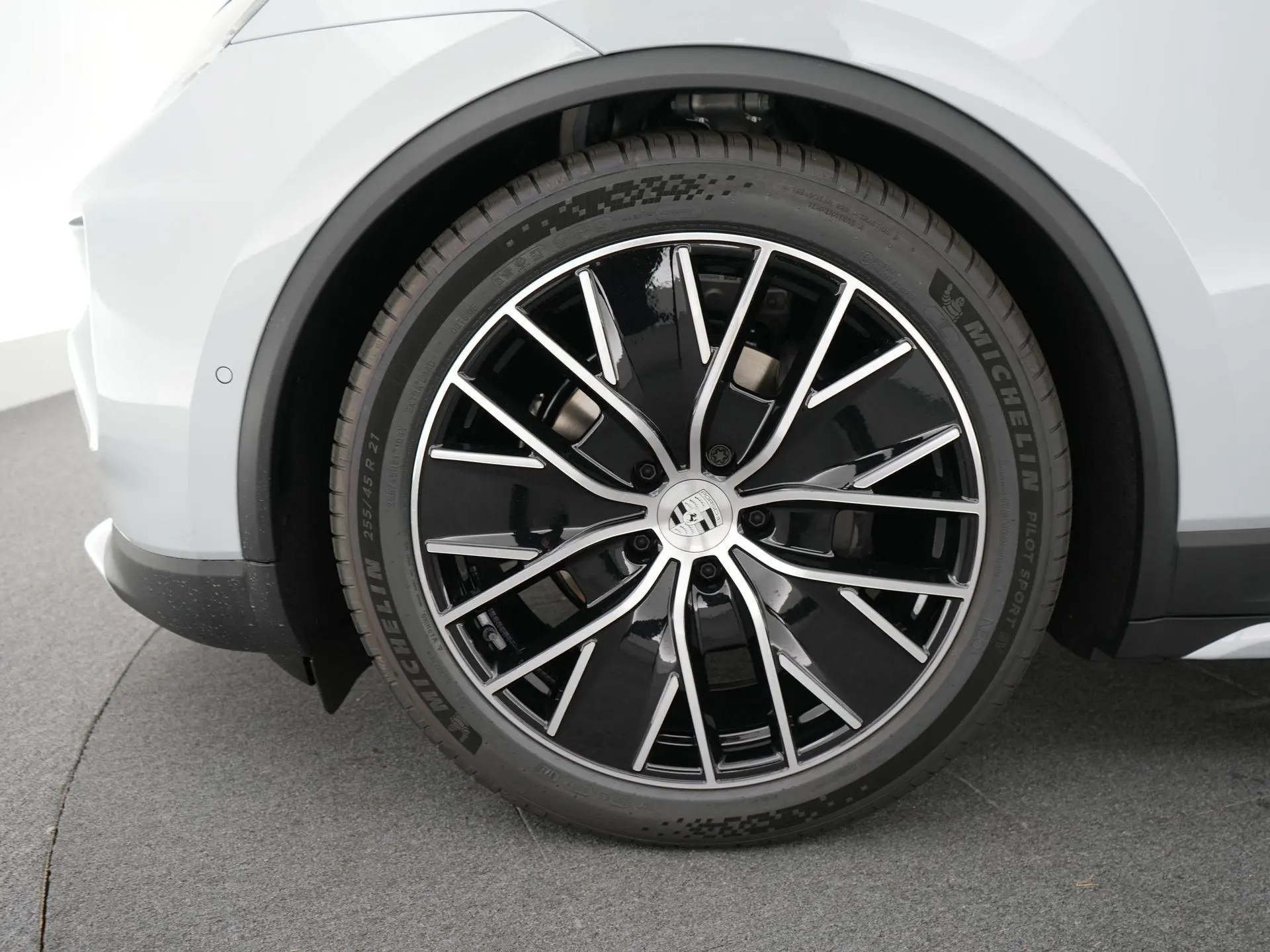 Macan 4 100 kWh