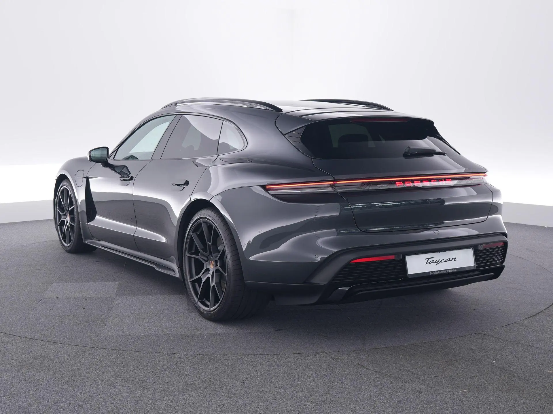 Taycan Sport Turismo Black Edition 105 kWh