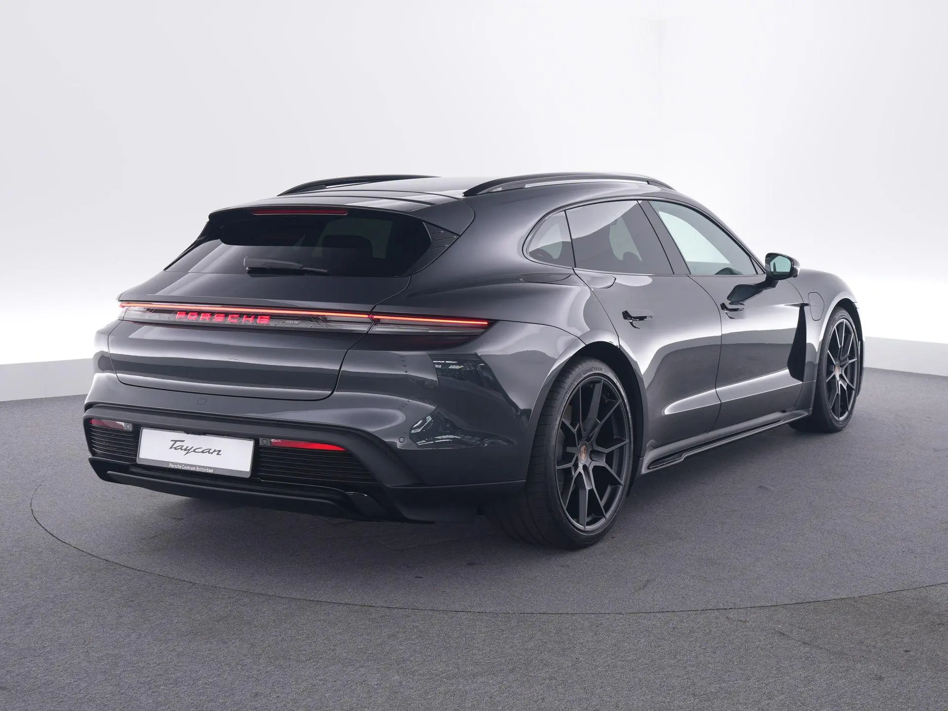 Taycan Sport Turismo Black Edition 105 kWh