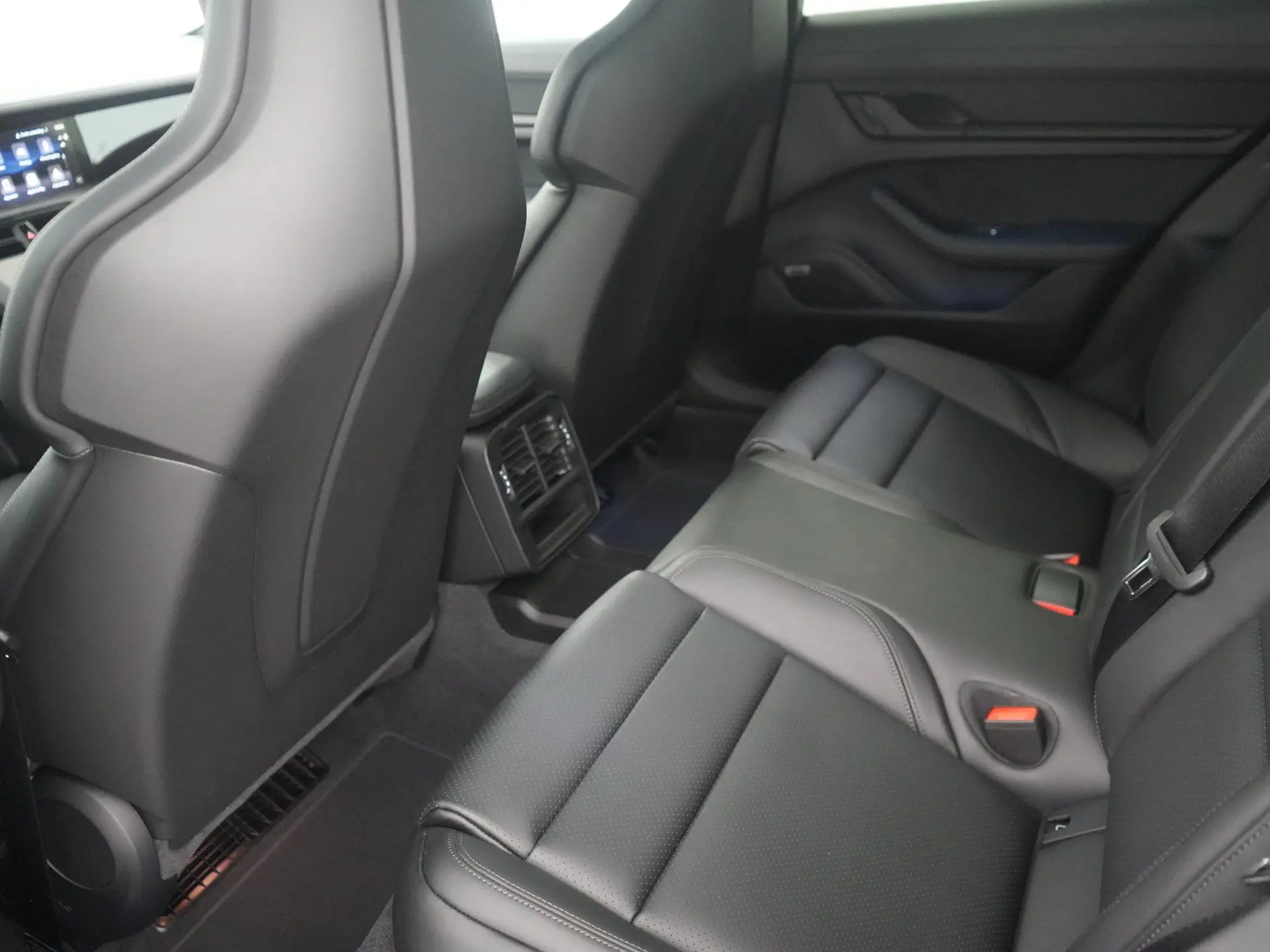 Taycan Sport Turismo Black Edition 105 kWh