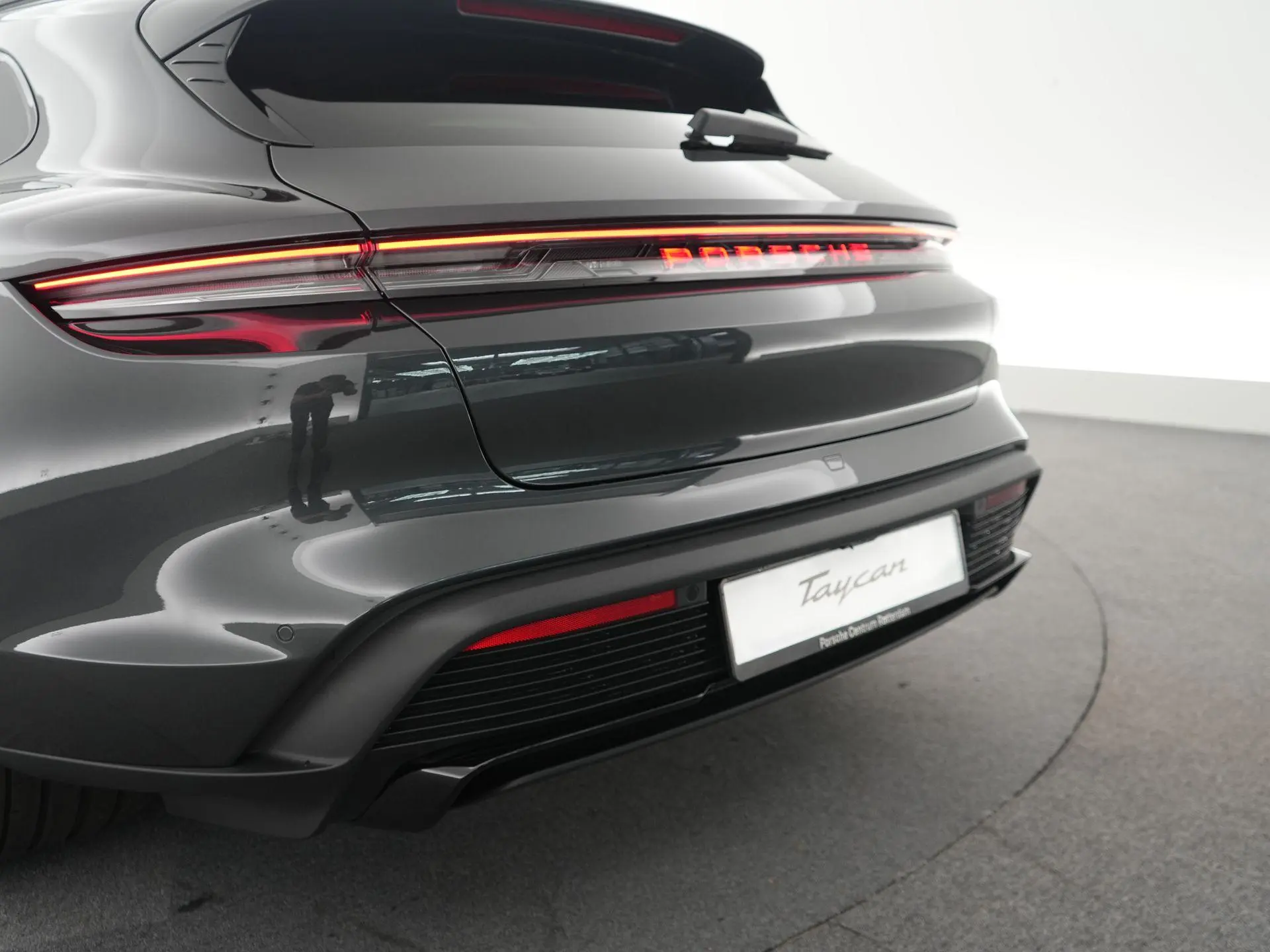 Taycan Sport Turismo Black Edition 105 kWh