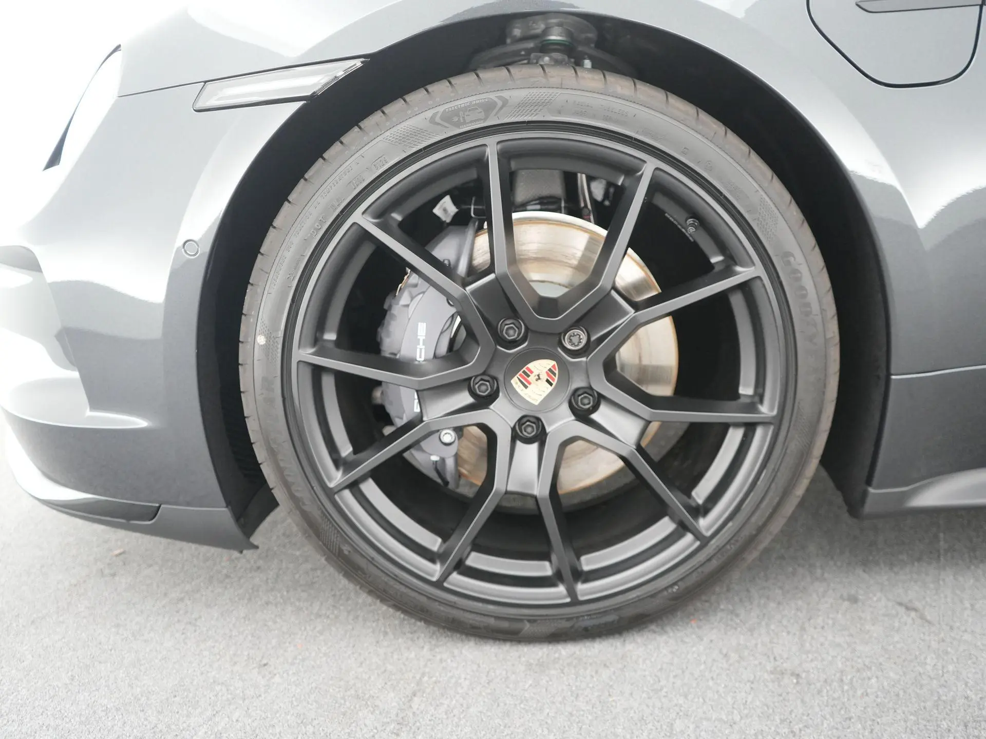 Taycan Sport Turismo Black Edition 105 kWh