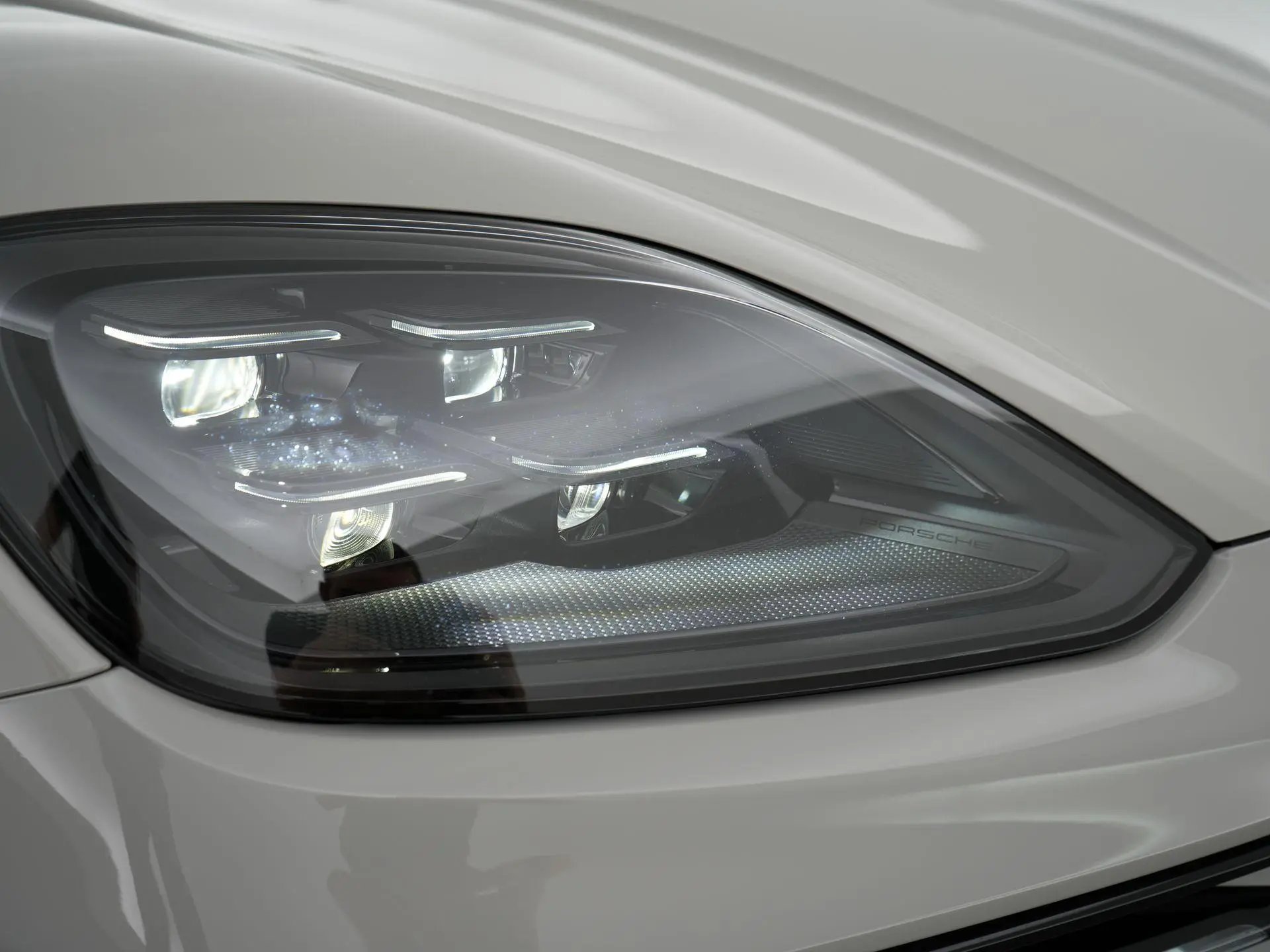 Cayenne 3.0 E-Hybrid Black Edition