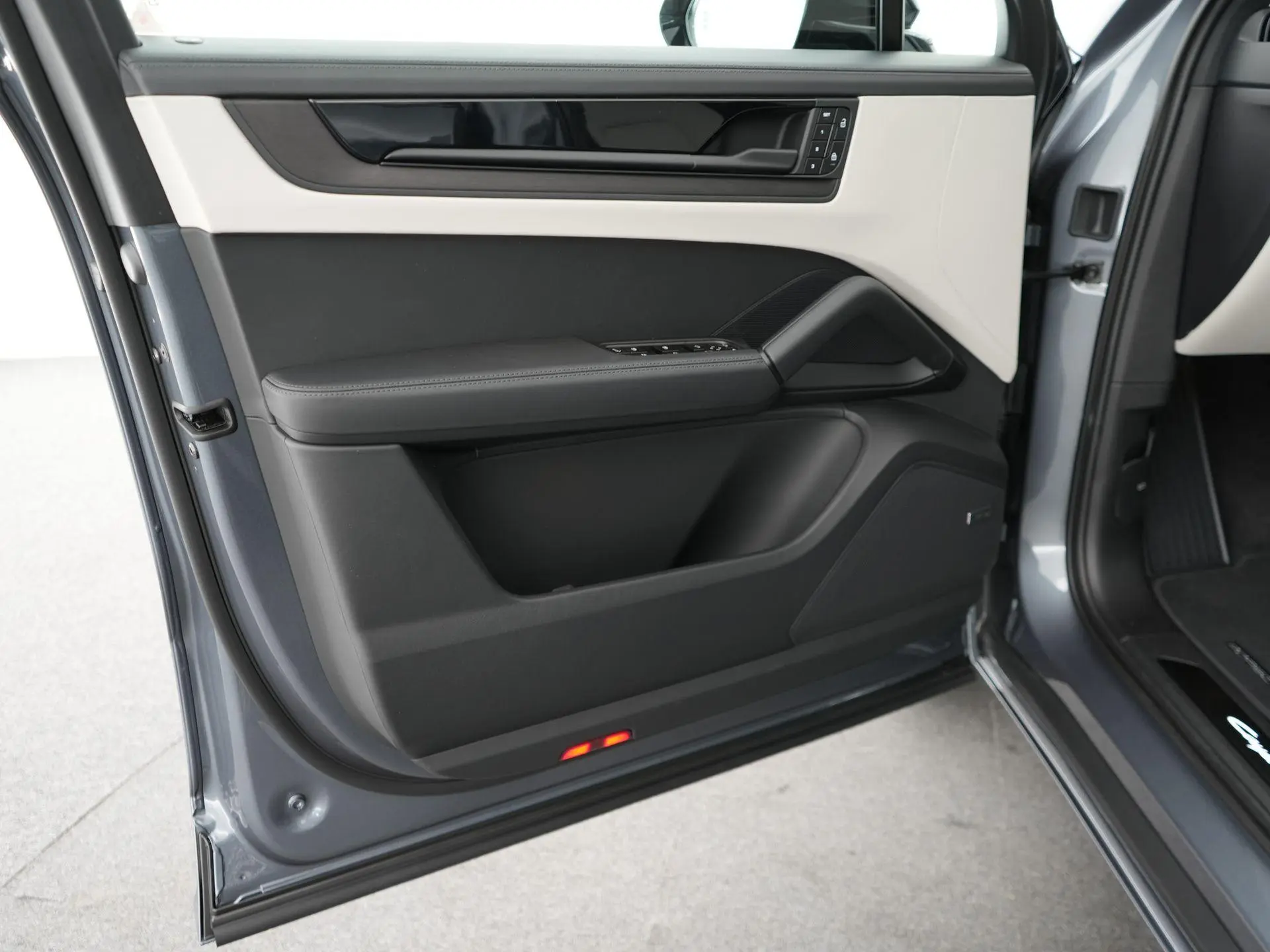 Cayenne Coupé 3.0 E-Hybrid Black Edition