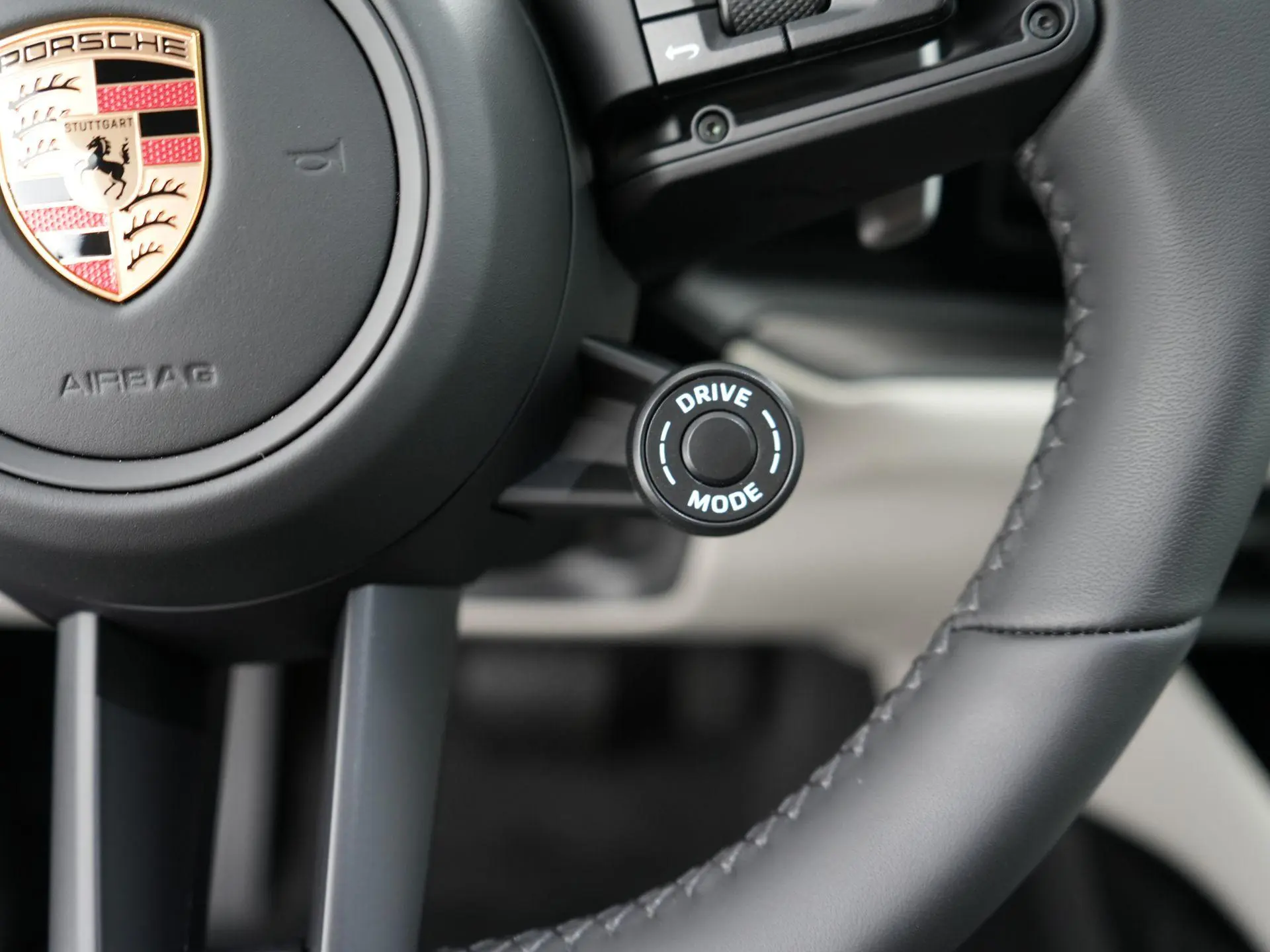 Cayenne Coupé 3.0 E-Hybrid Black Edition