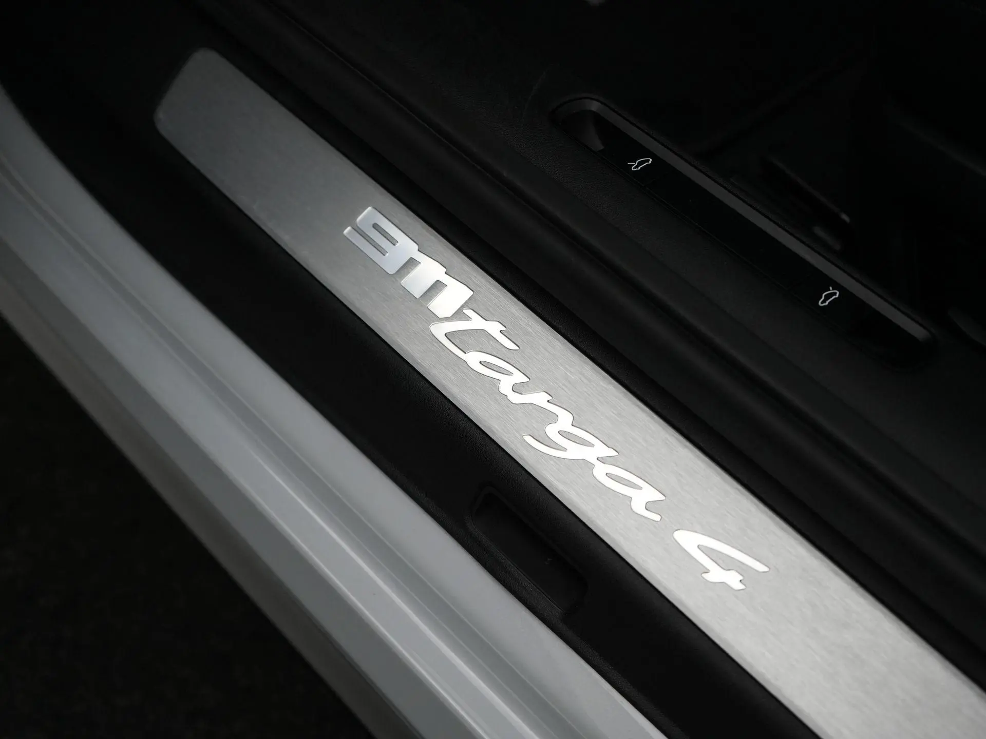 911 Targa 4