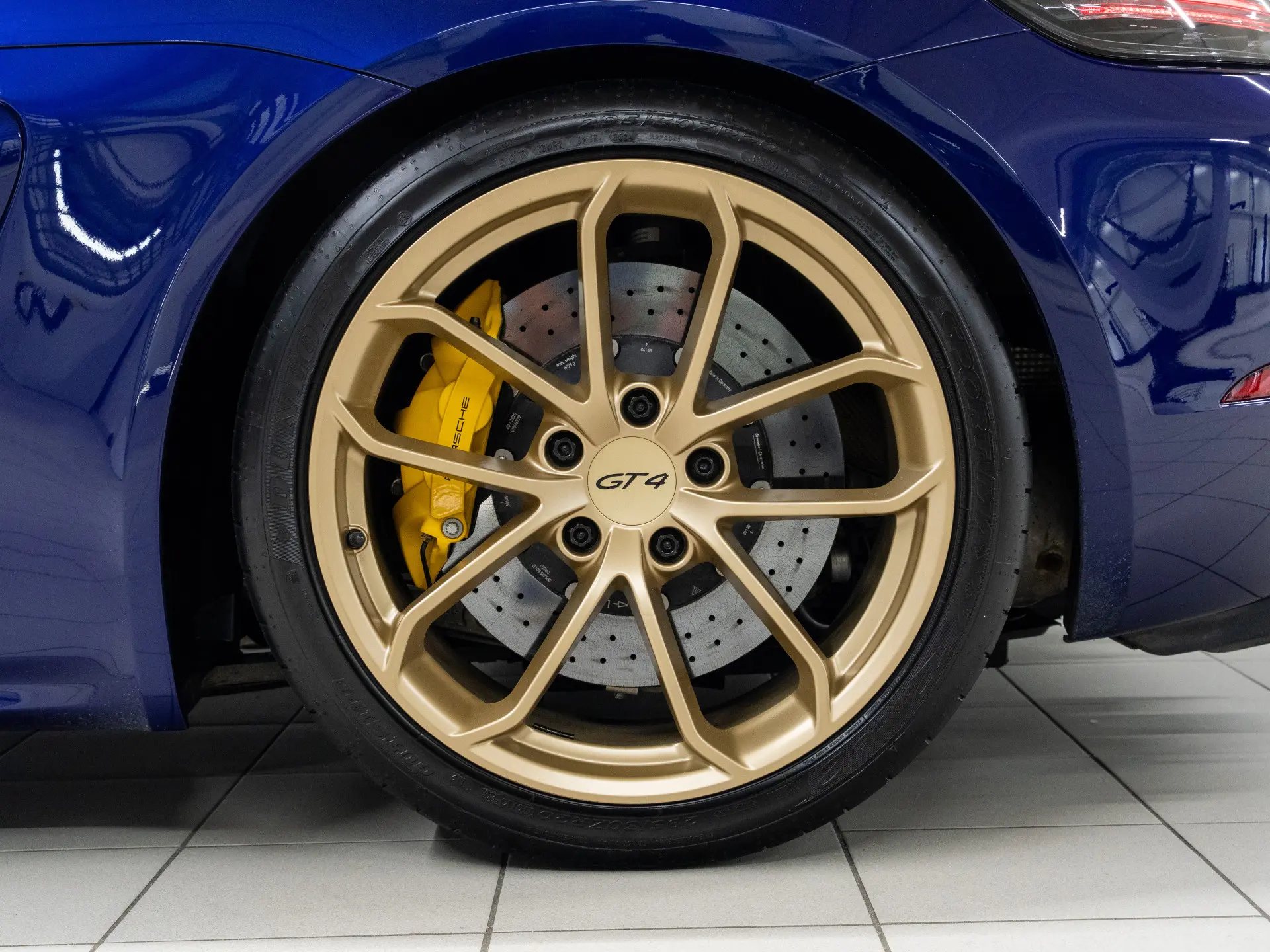 718 Cayman GT4