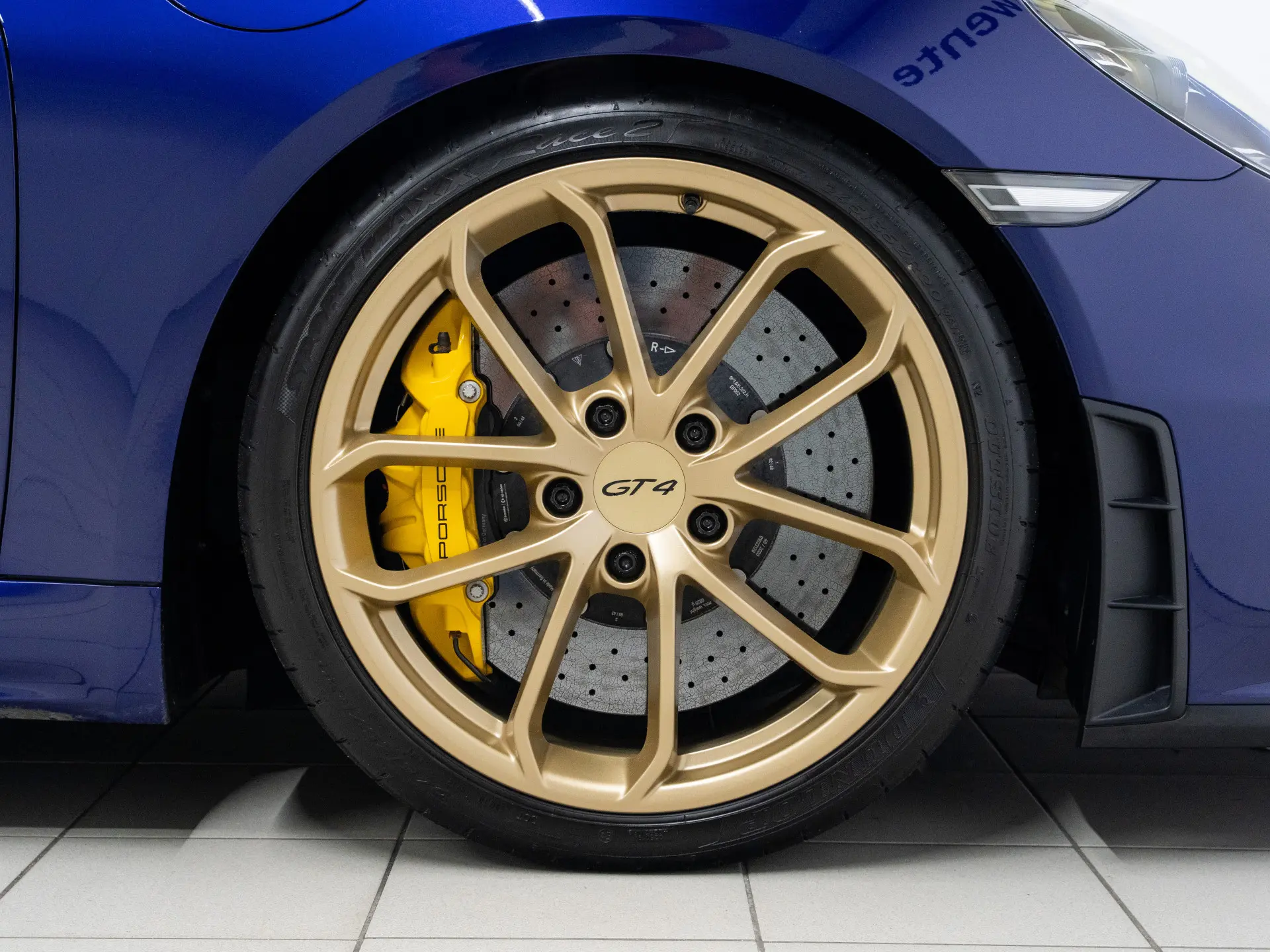 718 Cayman GT4
