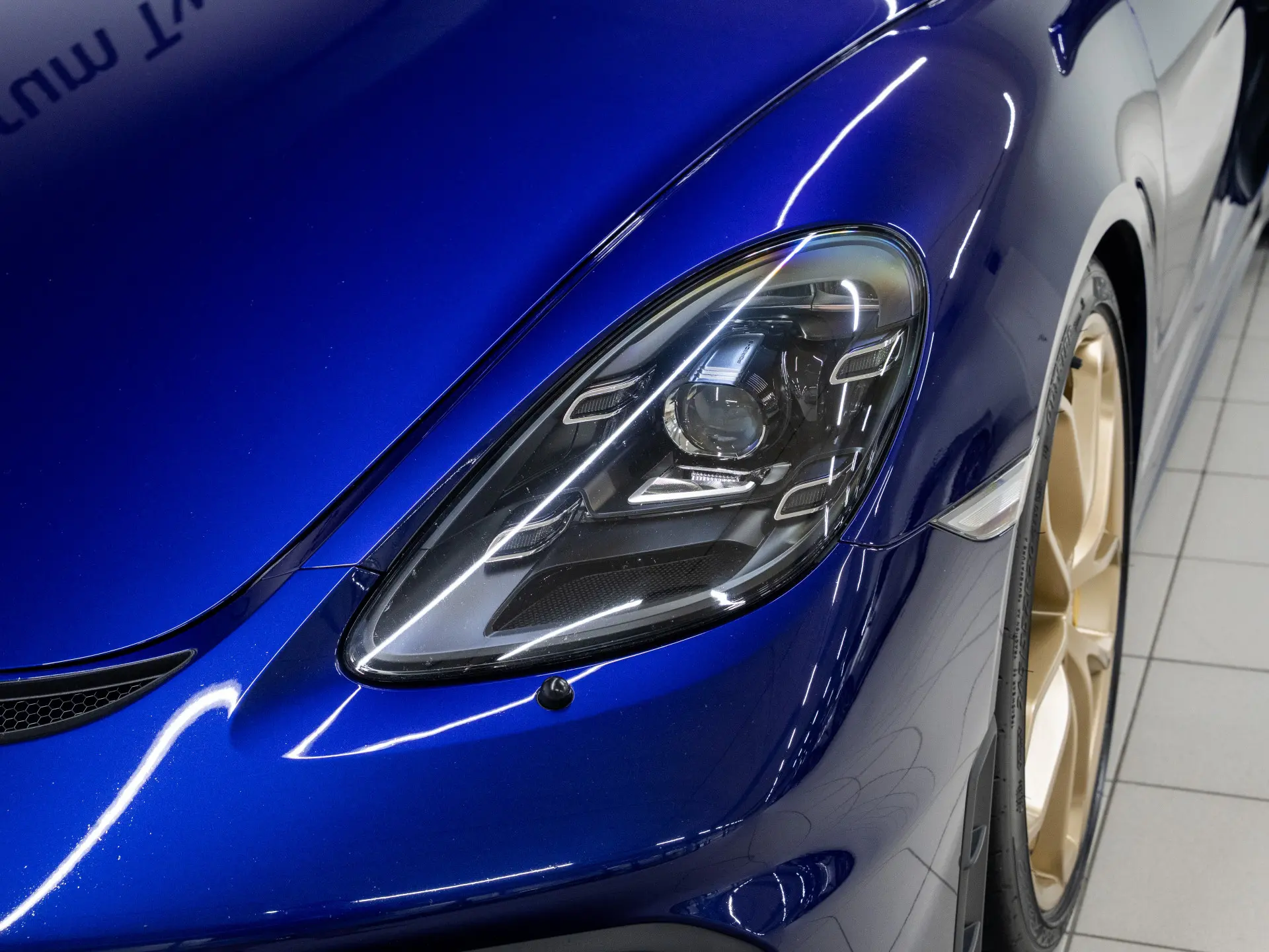 718 Cayman GT4