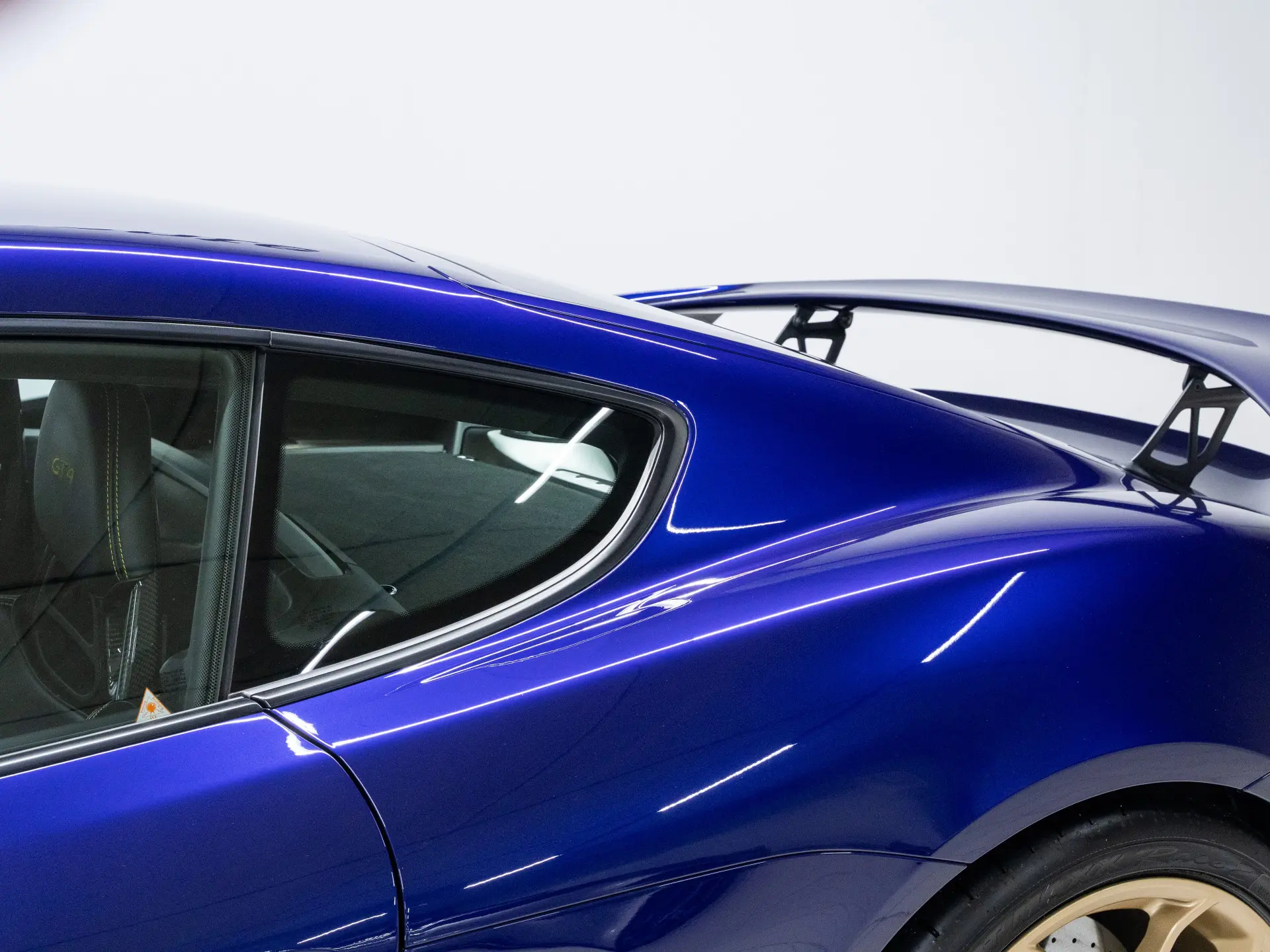 718 Cayman GT4