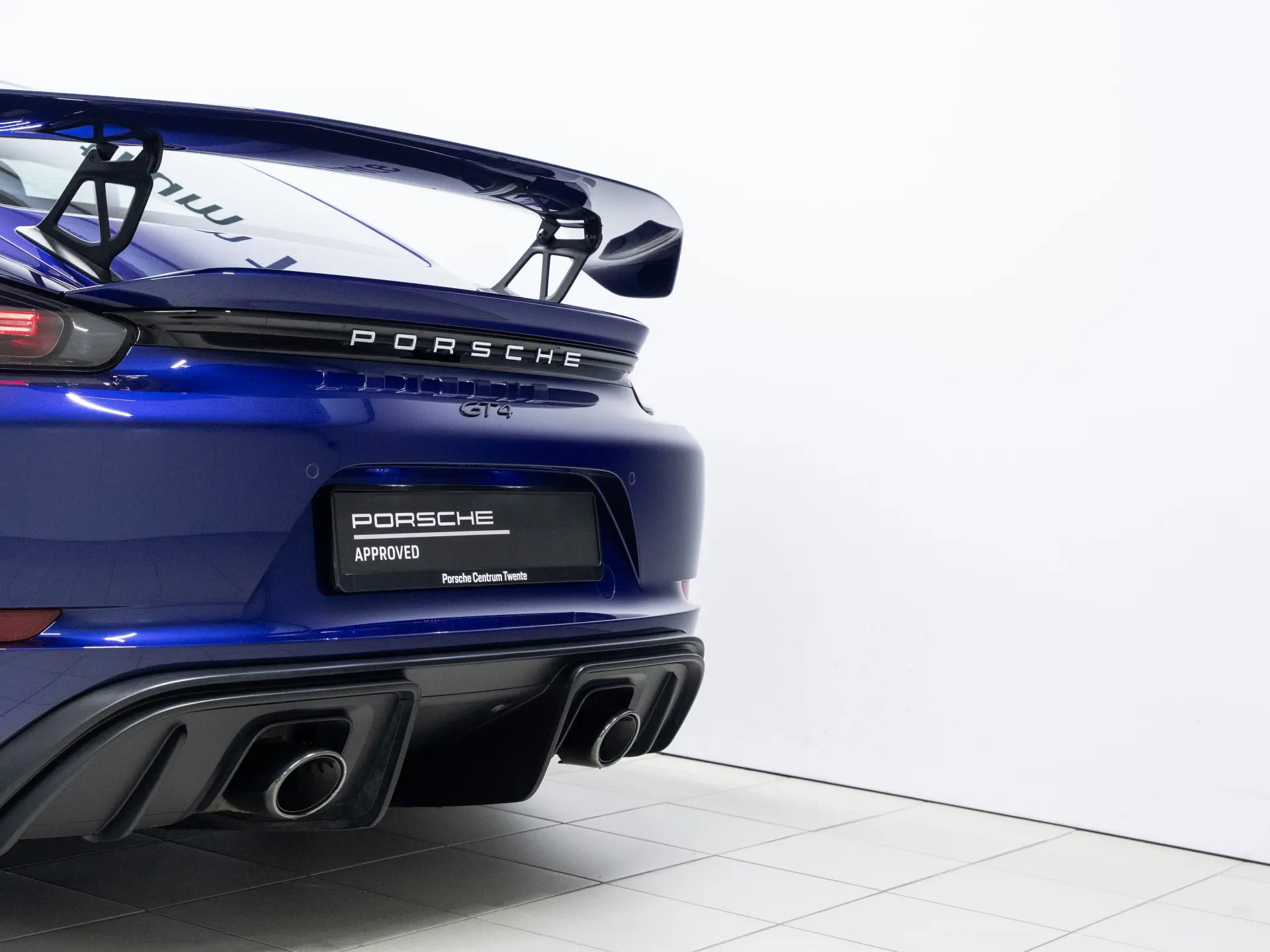 718 Cayman GT4