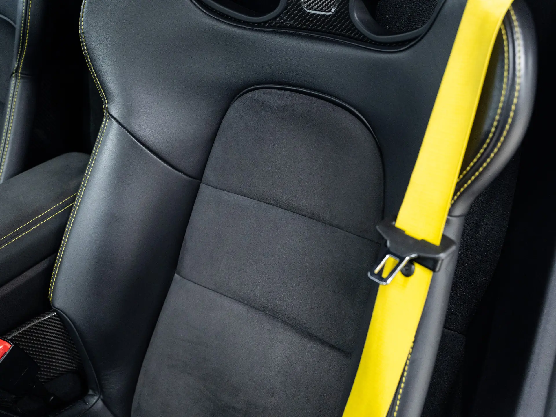 718 Cayman GT4