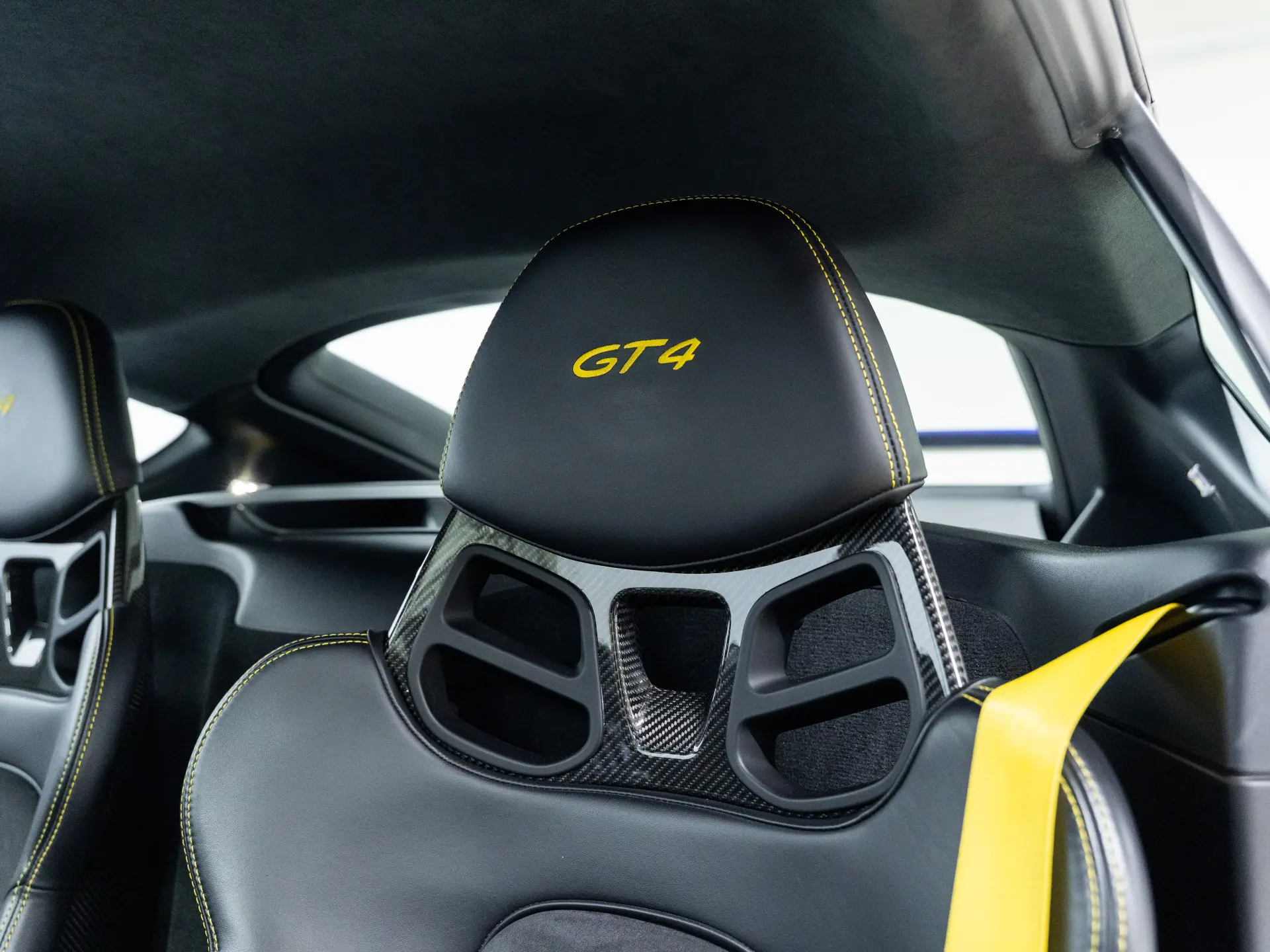718 Cayman GT4