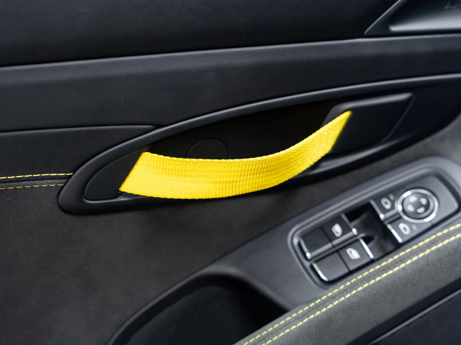 718 Cayman GT4