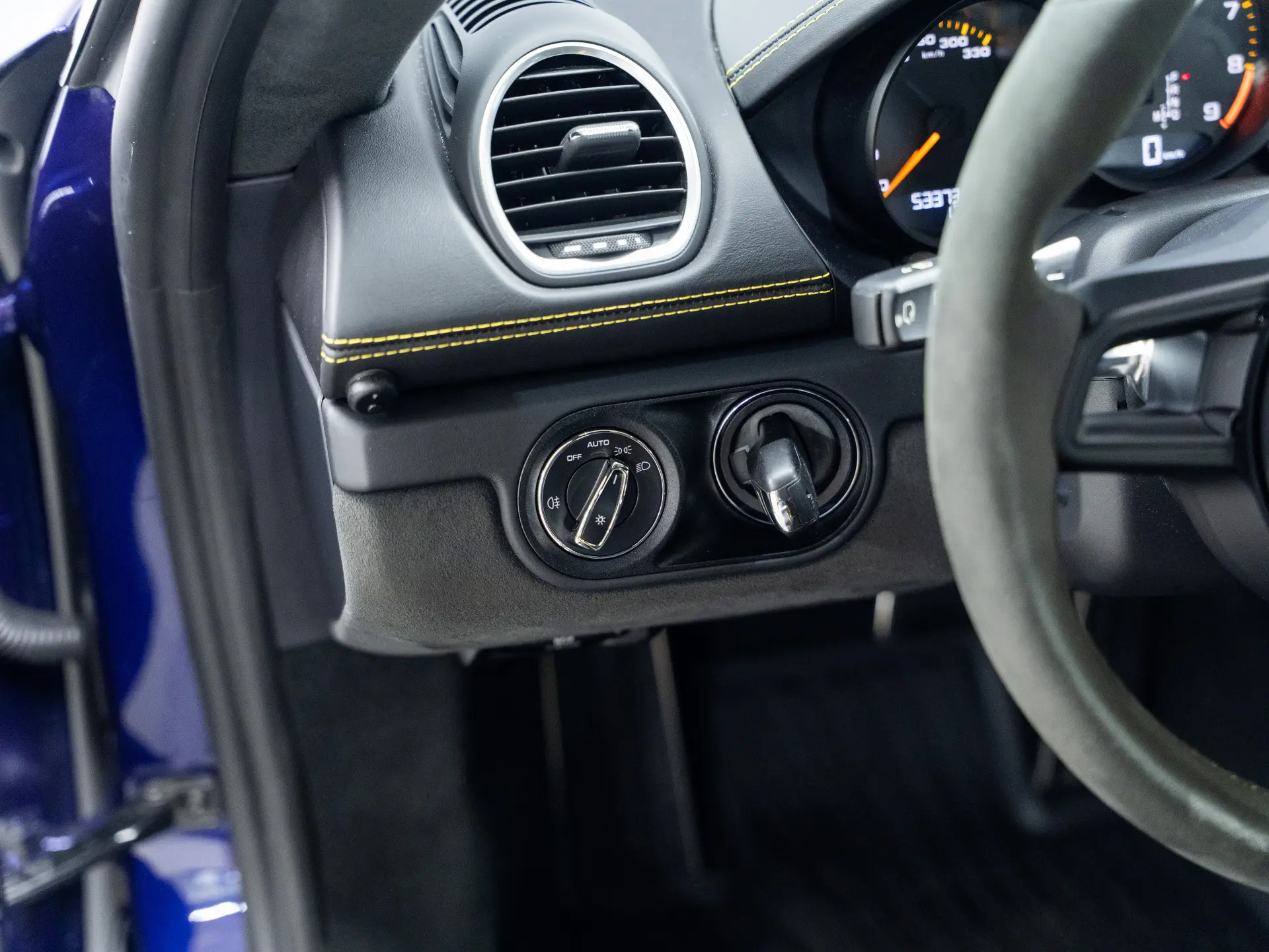 718 Cayman GT4