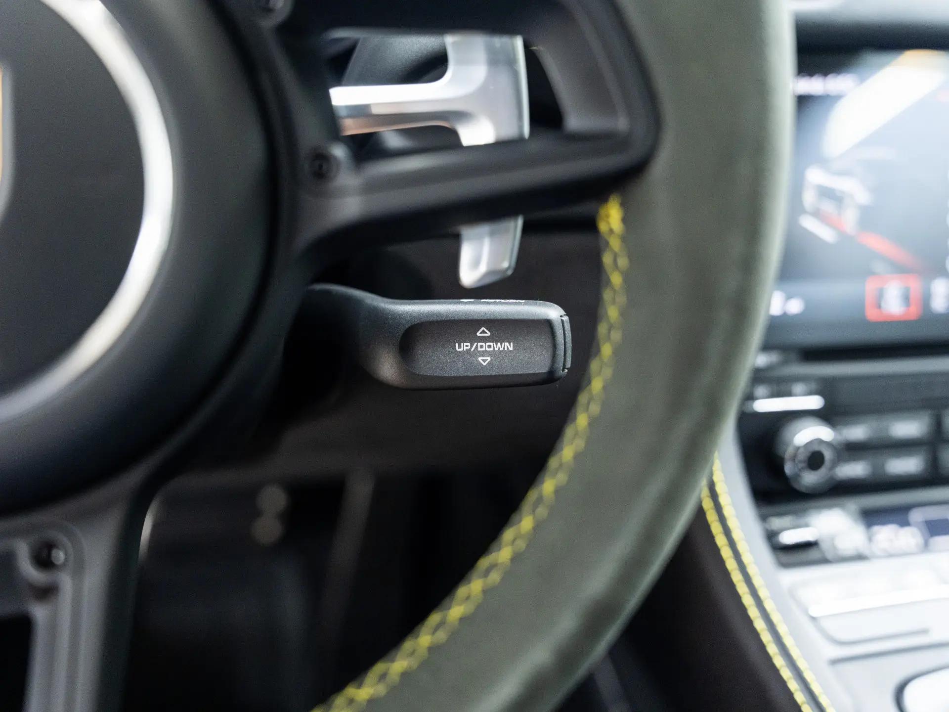 718 Cayman GT4