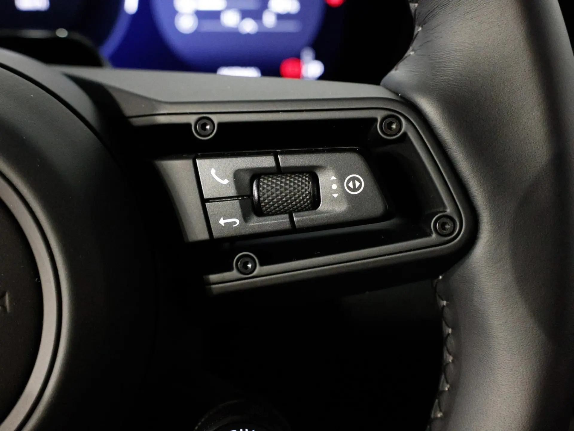 Macan 4 100 kWh