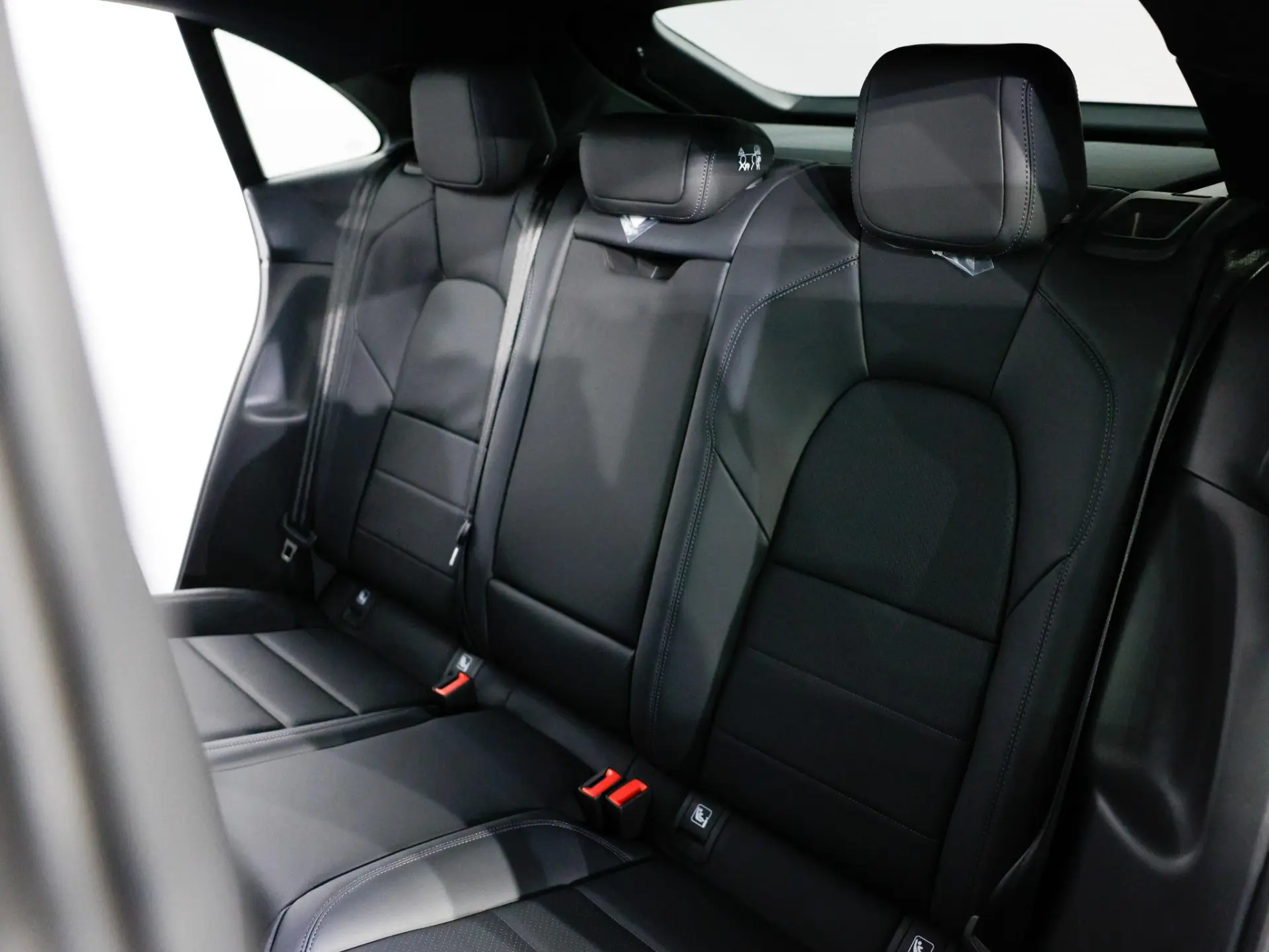 Macan 4 100 kWh