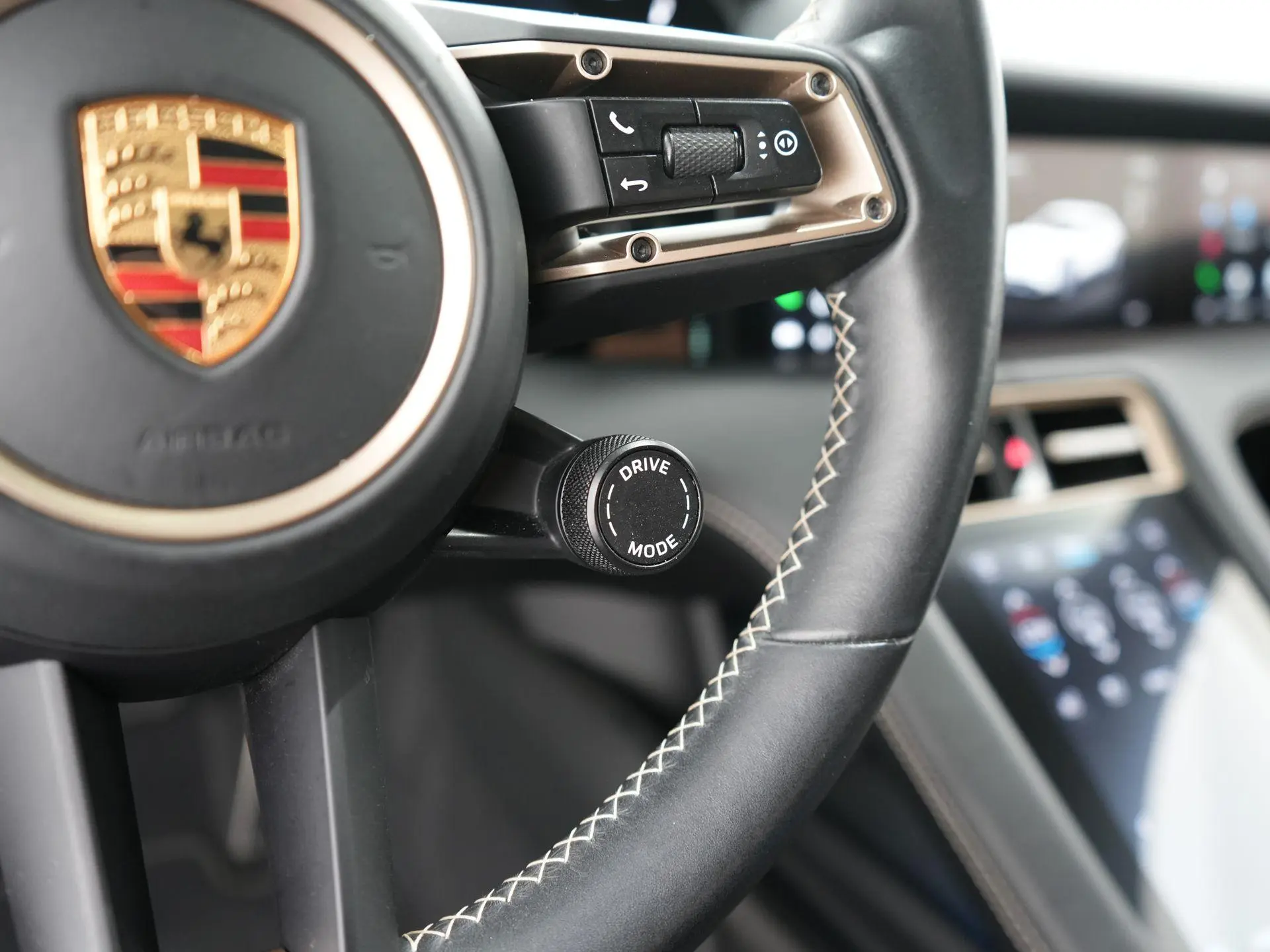 Taycan Cross Turismo Turbo S 93 kWh