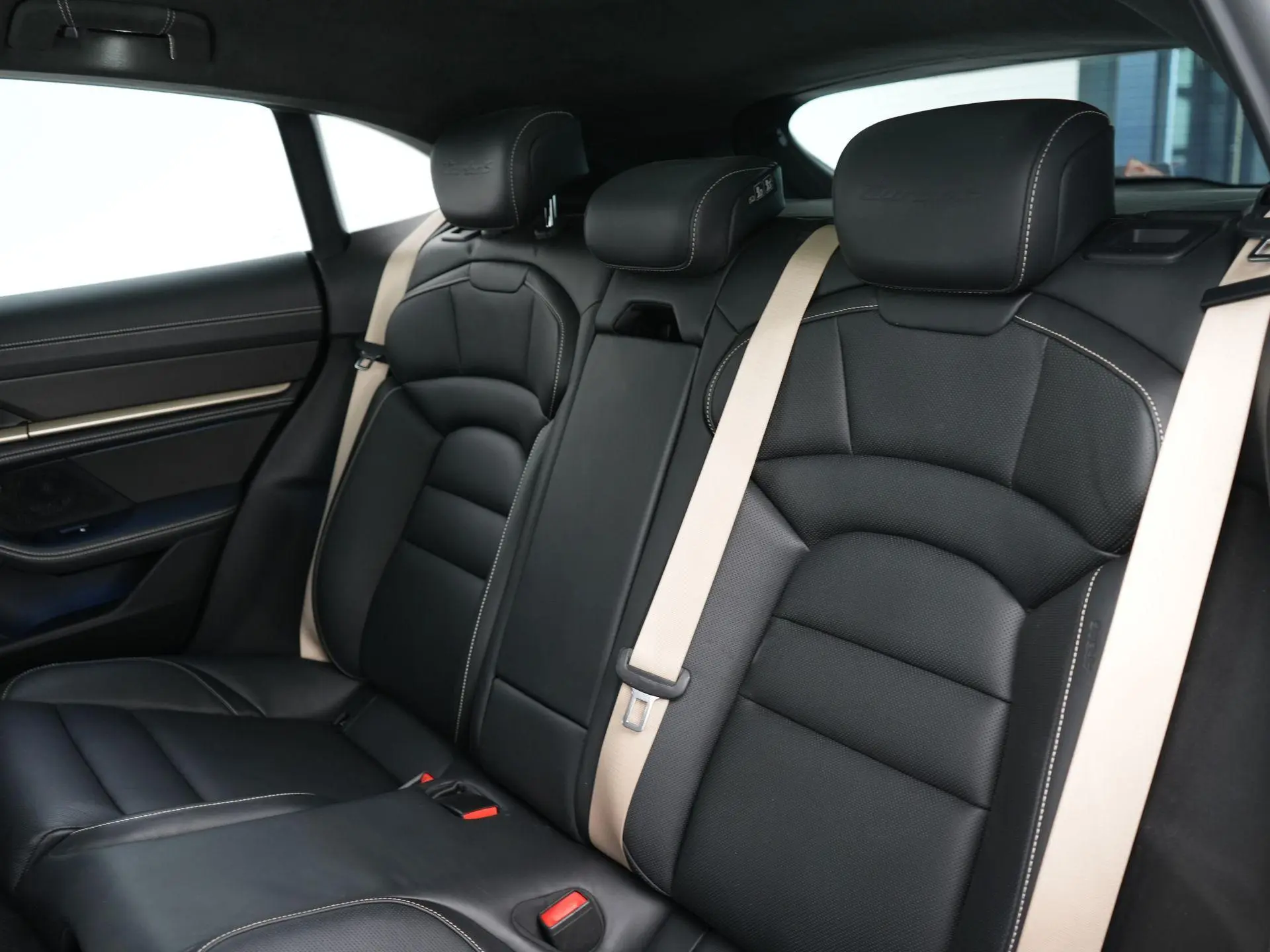 Taycan Cross Turismo Turbo S 93 kWh