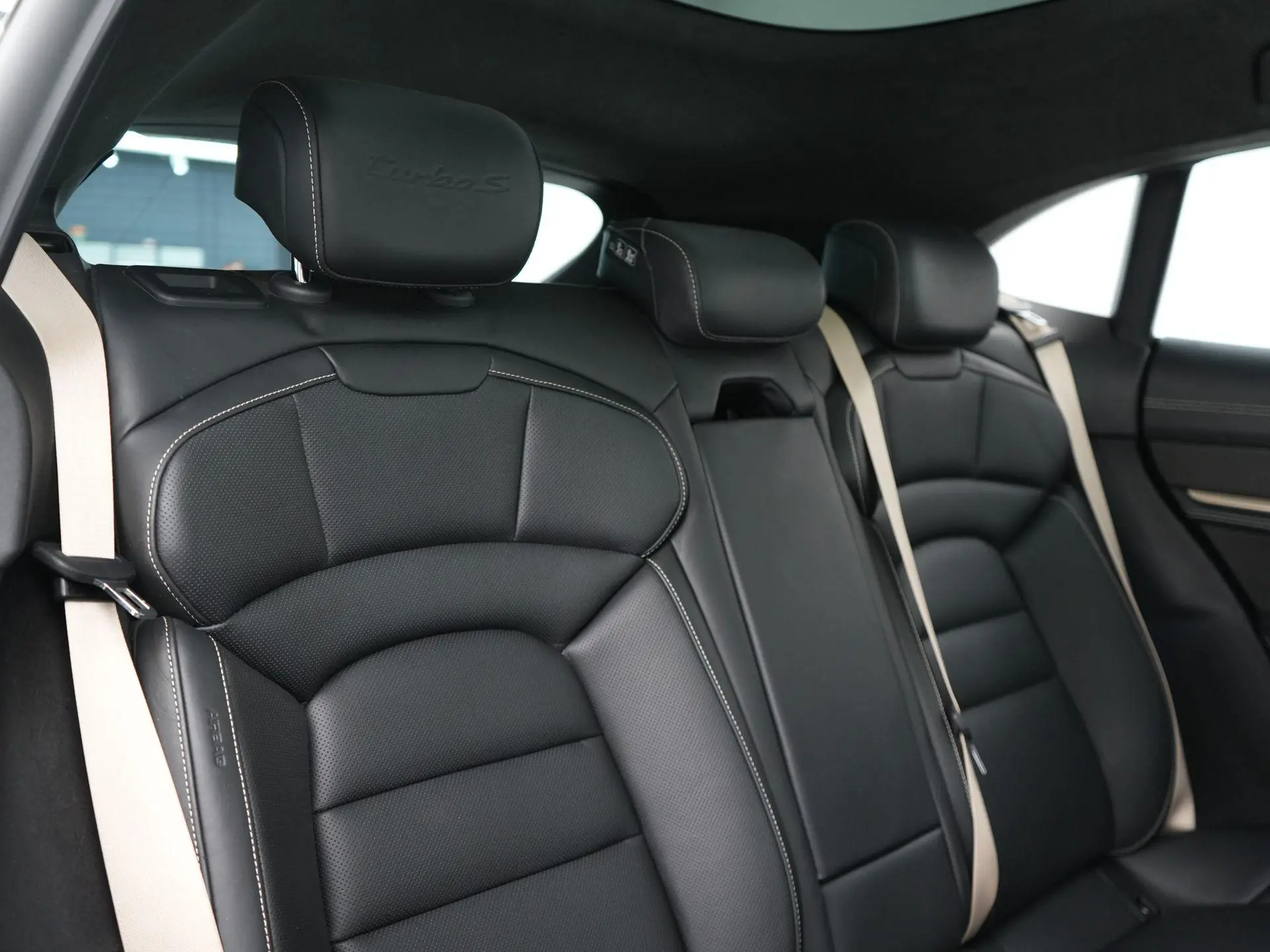 Taycan Cross Turismo Turbo S 93 kWh