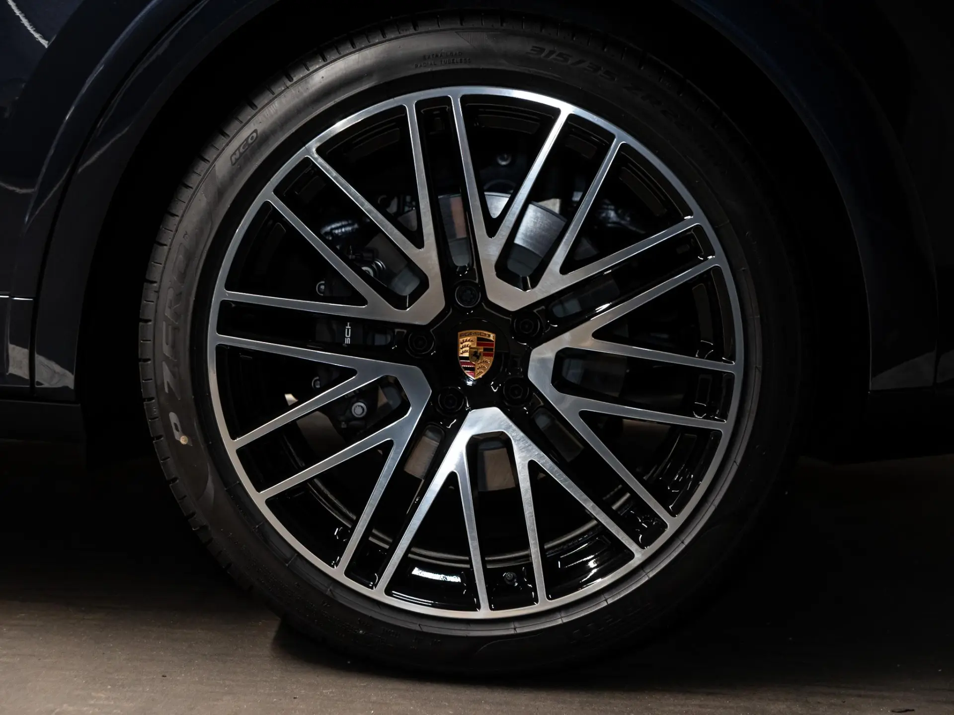 Cayenne E-Hybrid Black Edition