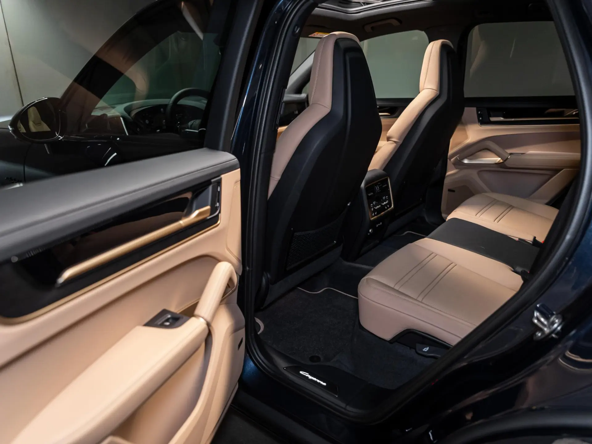 Cayenne E-Hybrid Black Edition