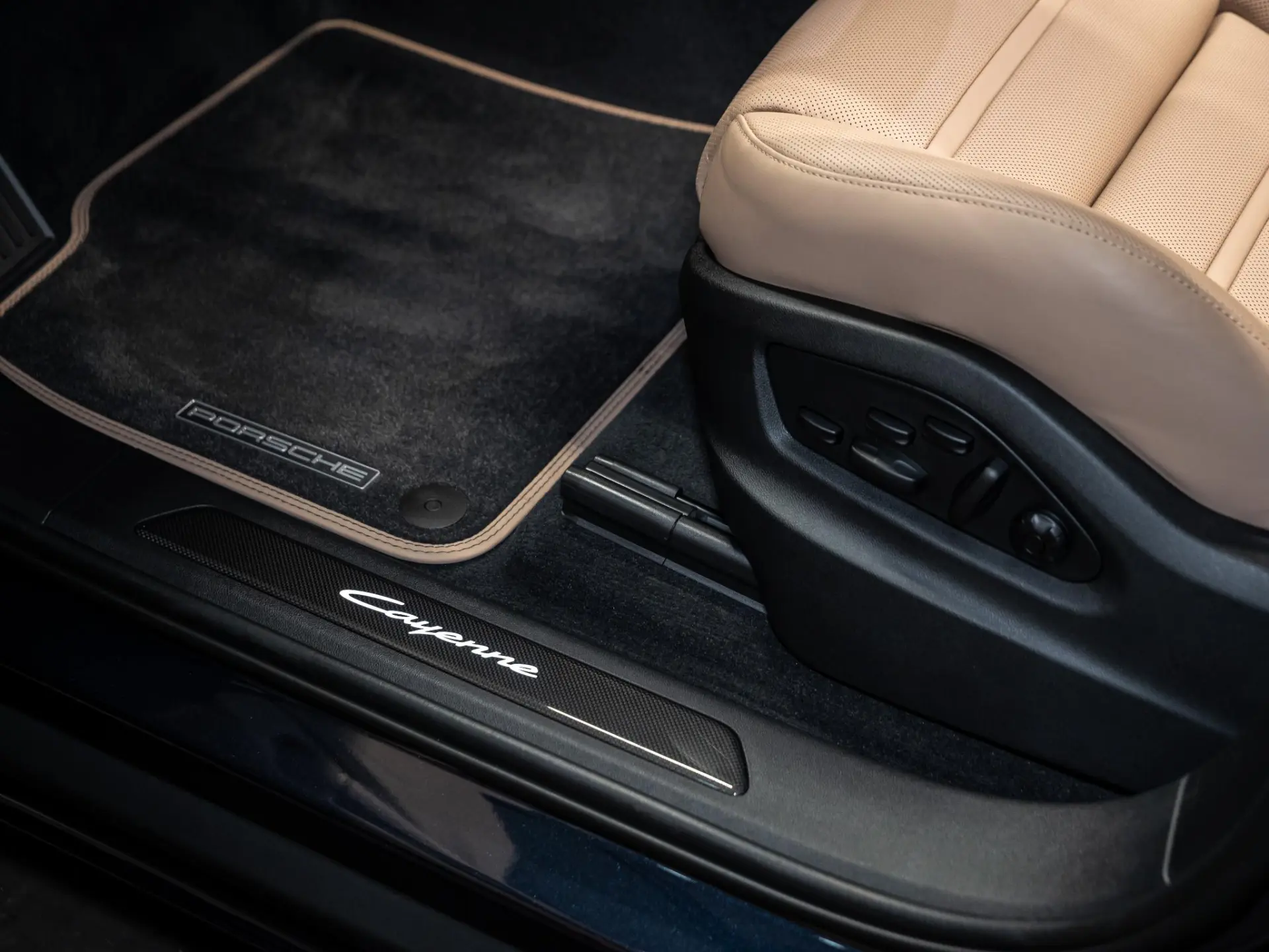 Cayenne E-Hybrid Black Edition