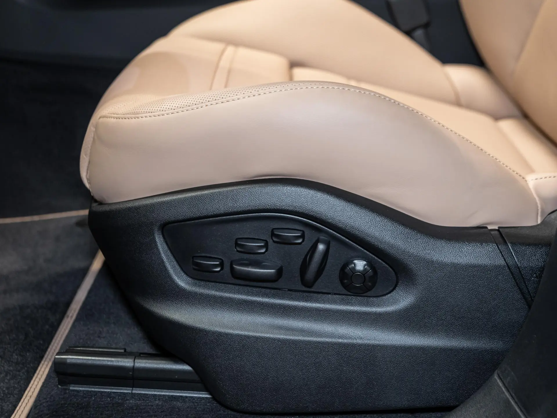 Cayenne E-Hybrid Black Edition