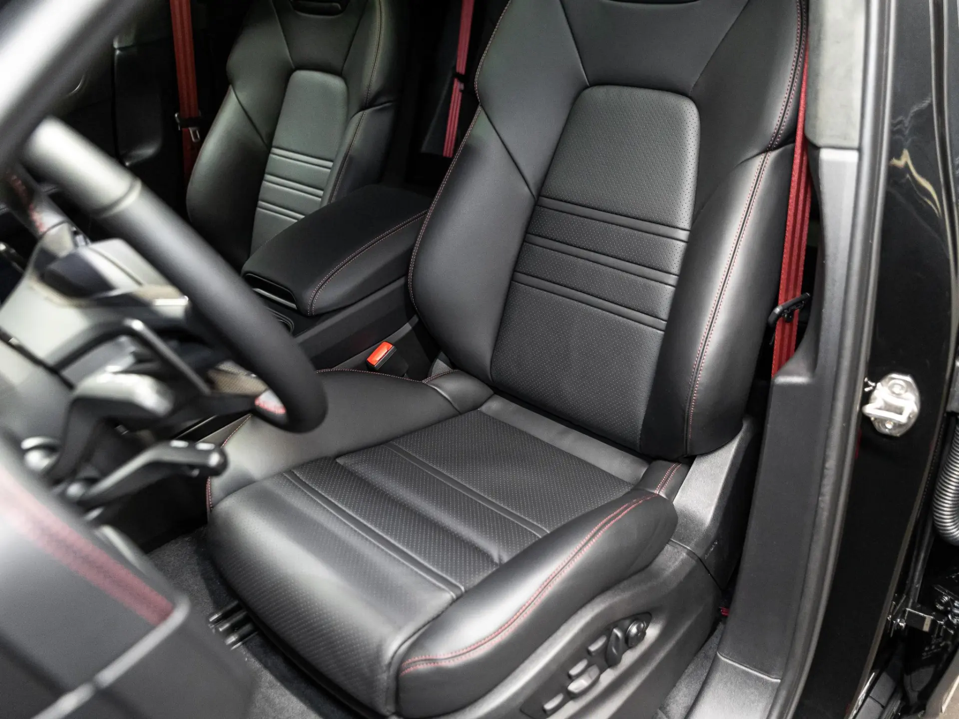Cayenne Coupé 3.0 E-Hybrid Black Edition