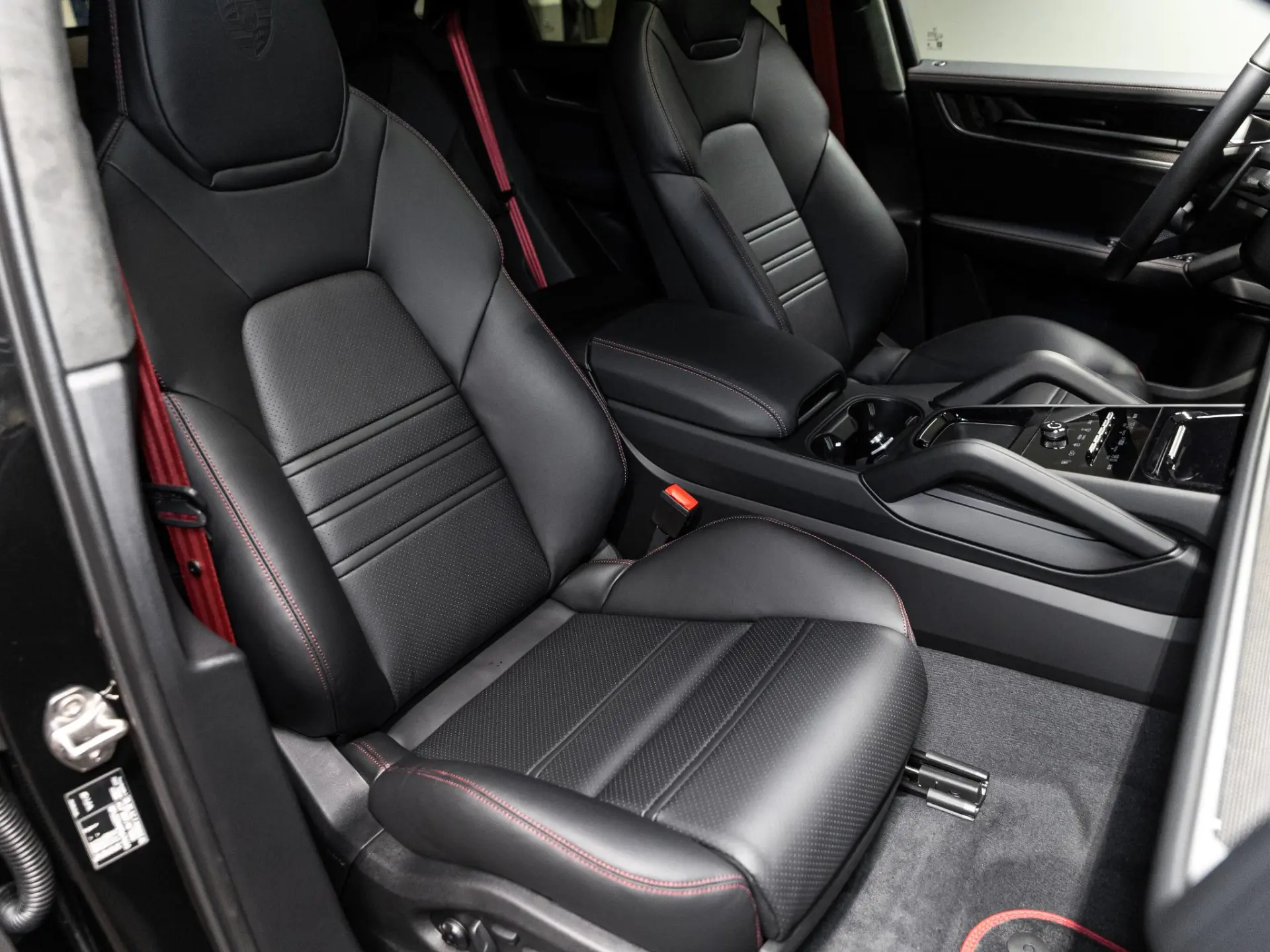 Cayenne Coupé 3.0 E-Hybrid Black Edition