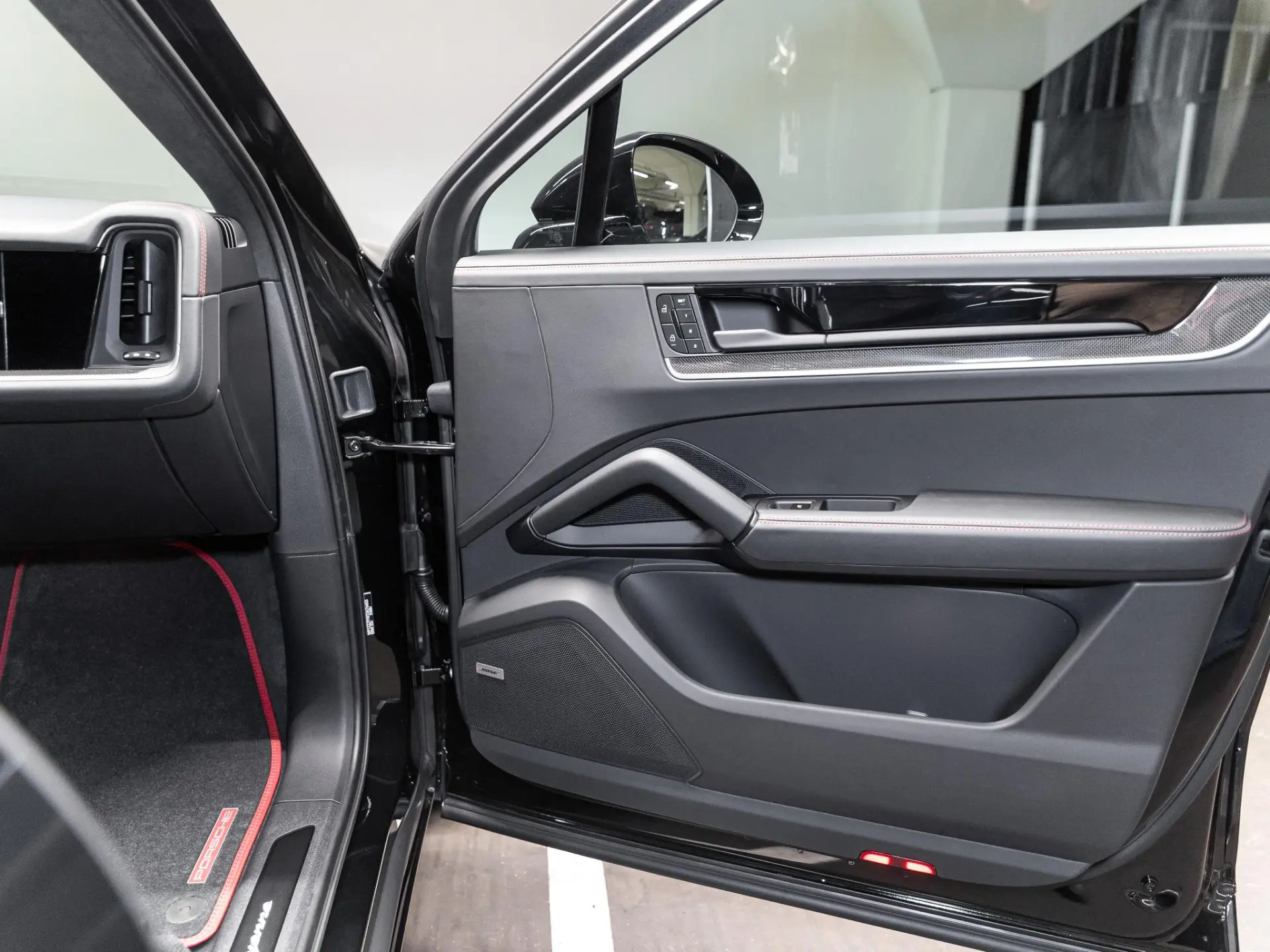 Cayenne Coupé 3.0 E-Hybrid Black Edition