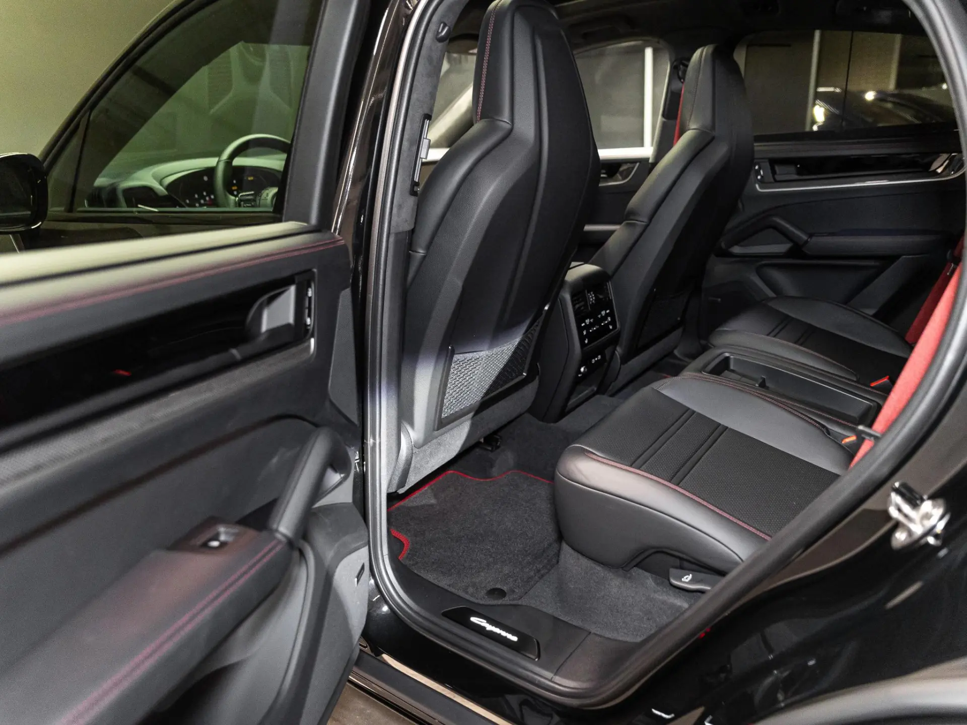 Cayenne Coupé 3.0 E-Hybrid Black Edition
