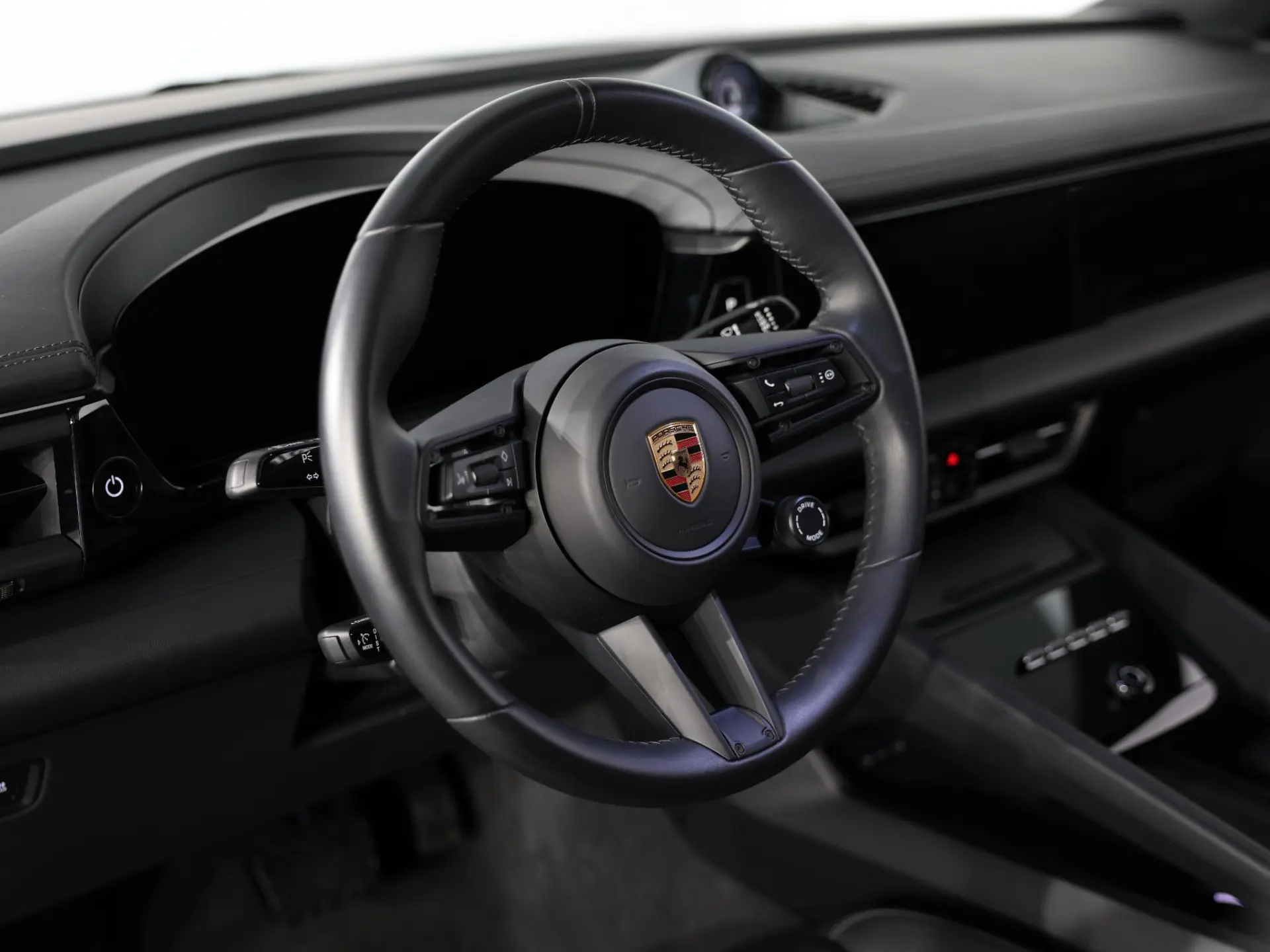 Macan 4