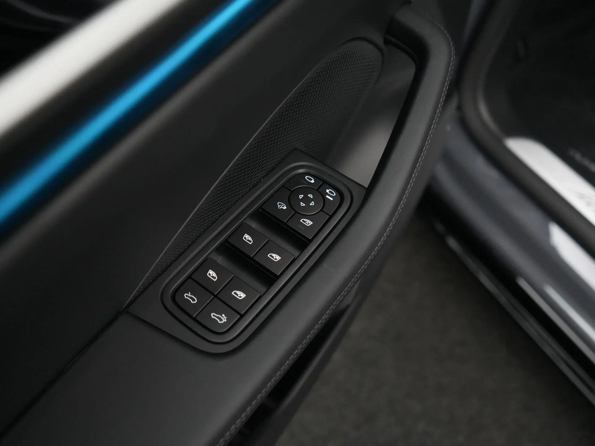Macan 4