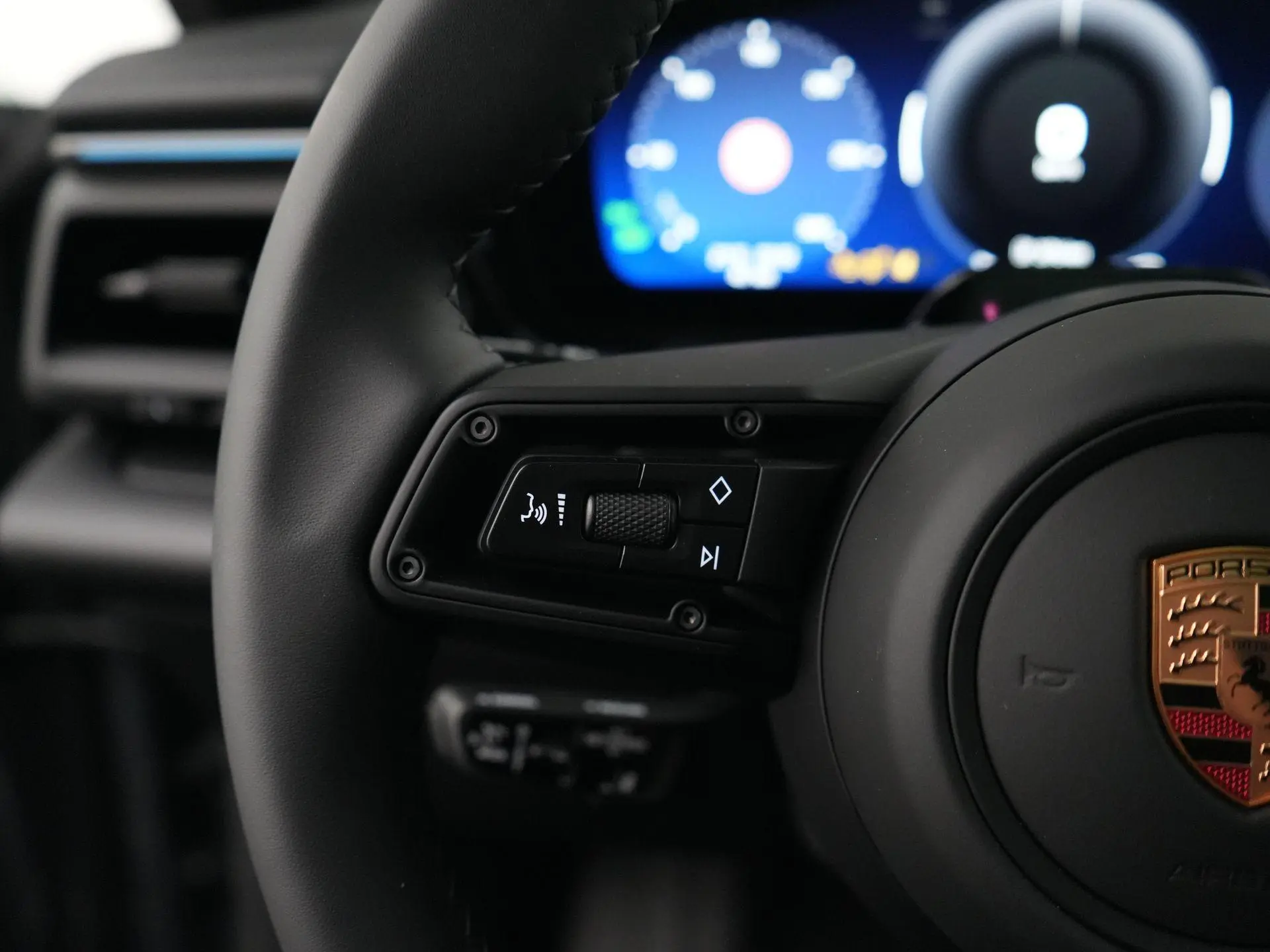 Macan 4