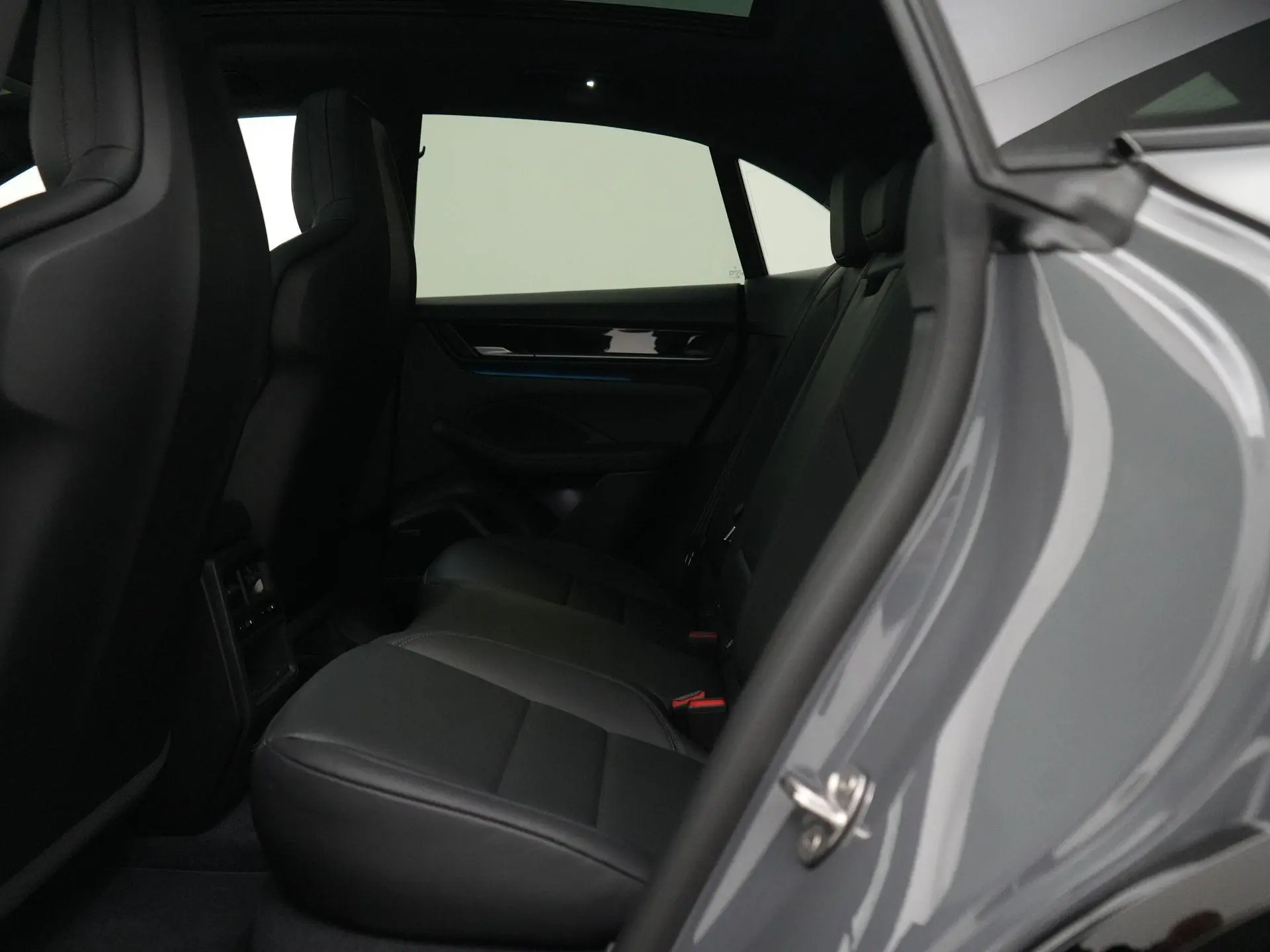 Macan 4