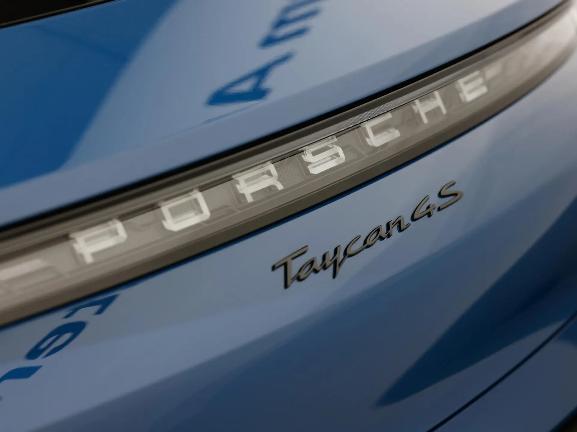 Taycan 4S Cross Turismo